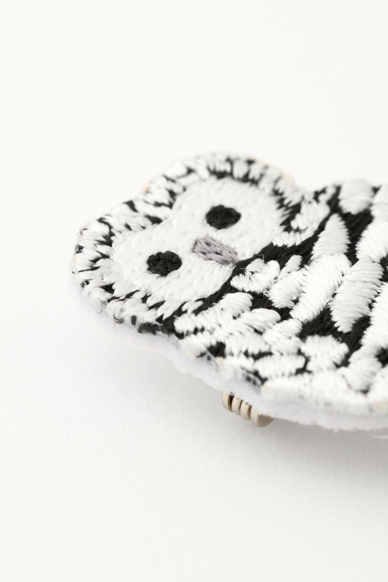 刺繍飾り（ししゅうかざり）／ふくろう 濡羽色（ぬればいろ）