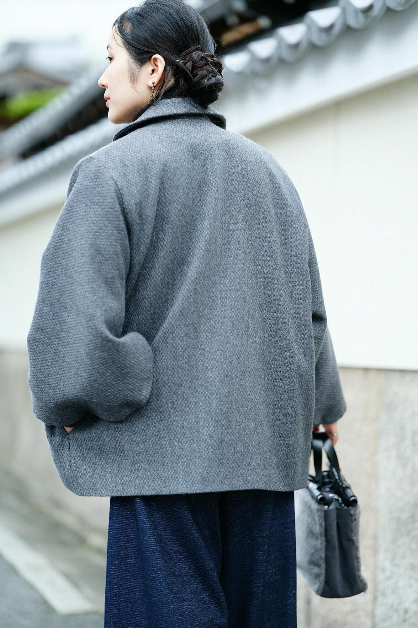 SOU・SOU / 襟つきウールコート薙刀被風袷(なぎなたひふあわせ) net限定】梳毛（そもう） 刺し子織（さしこおり） 薙刀被風