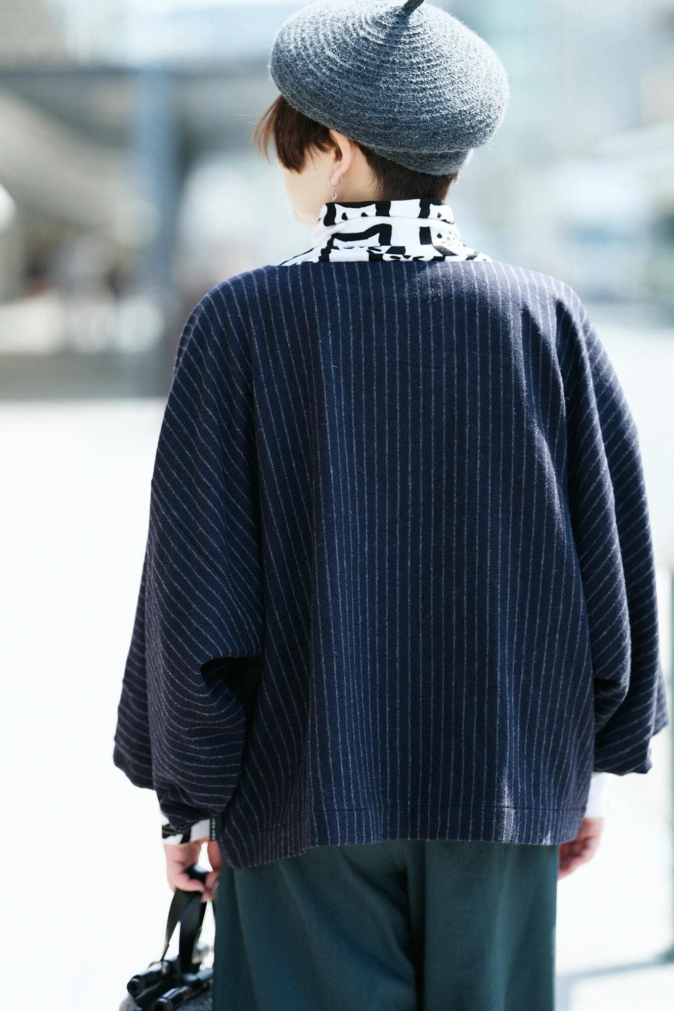 梳毛（そもう） 薙刀四角衣（なぎなたしかくい）／深紺間道（しんこん