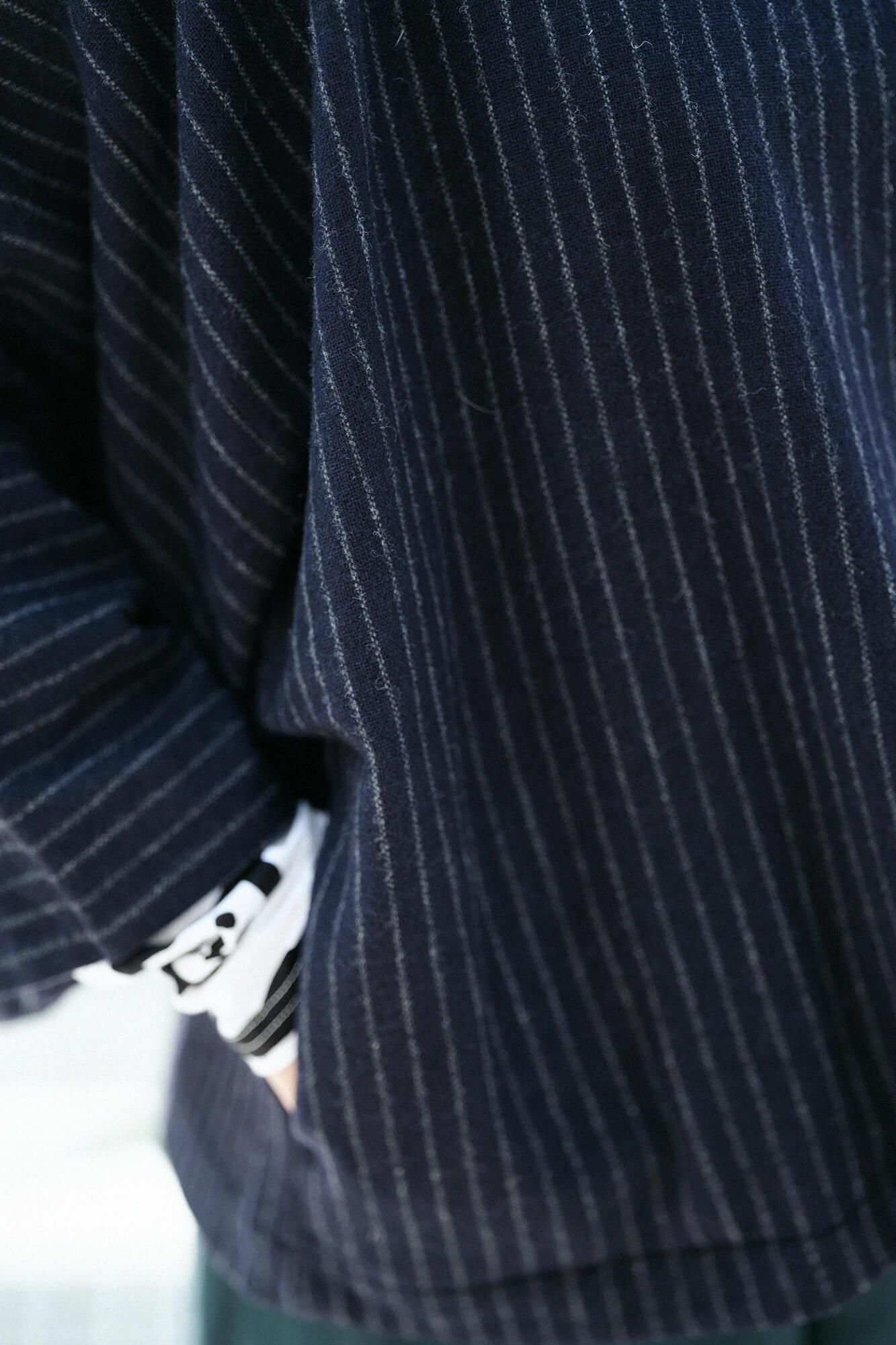 梳毛（そもう） 薙刀四角衣（なぎなたしかくい）／深紺間道（しんこん