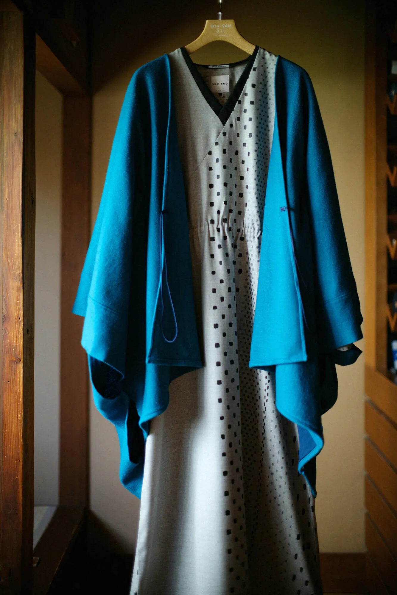 【net limited】Combed Yarn（So-mo) Double V-neck Kimono Dress／Hail Stripesand Blank Silver Grey
