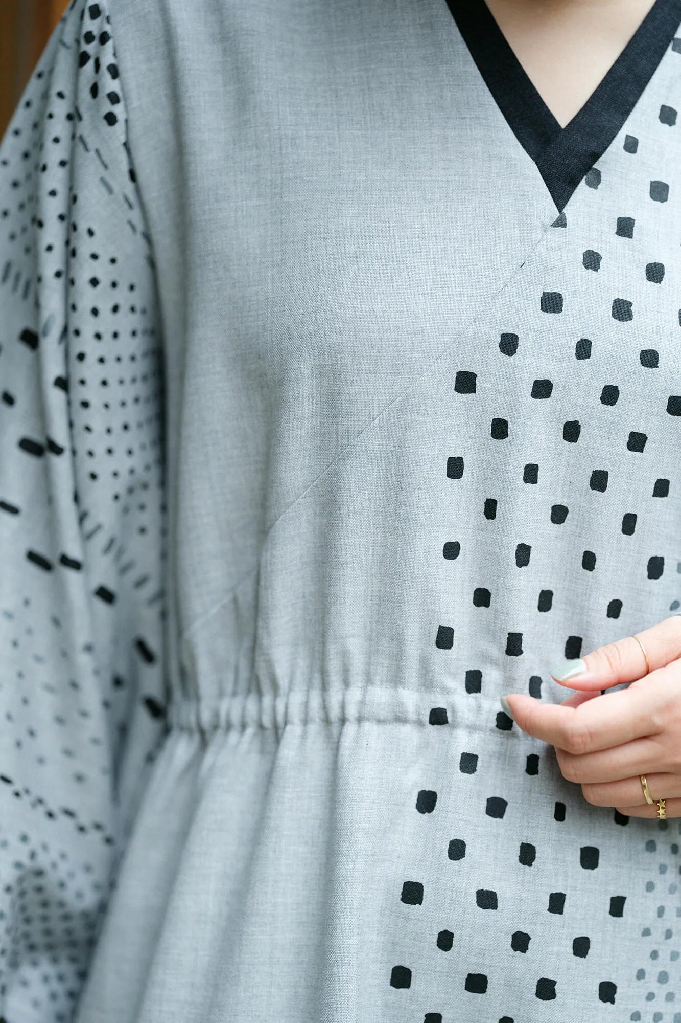 【net limited】Combed Yarn（So-mo) Double V-neck Kimono Dress／Hail Stripesand Blank Silver Grey