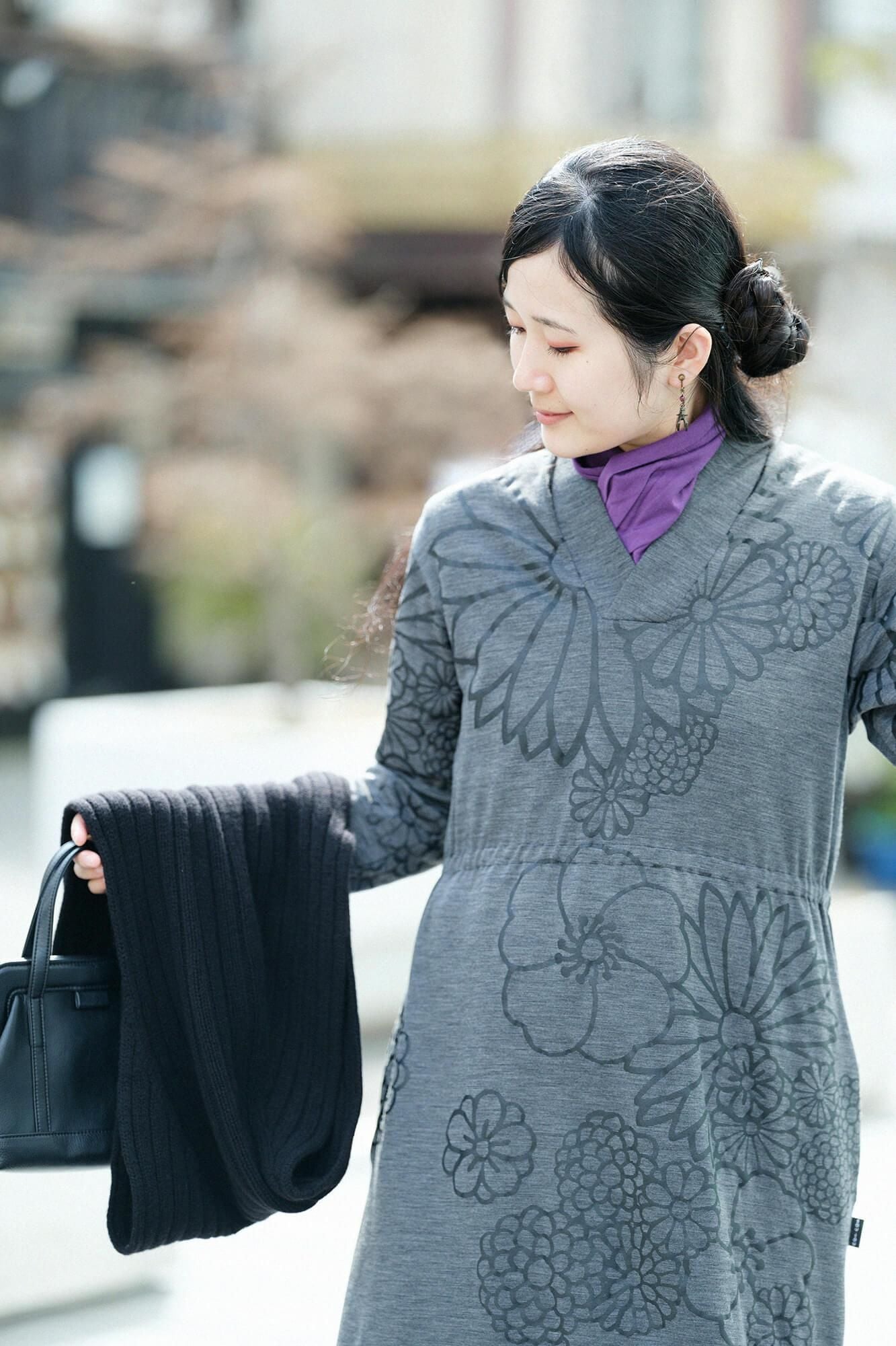 梳毛（そもう） 両面編（りょうめんあみ） 狭風靡（せばふうび） 長衣（ながごろも）／金襴緞子（きんらんどんす） 杢墨（もくずみ）