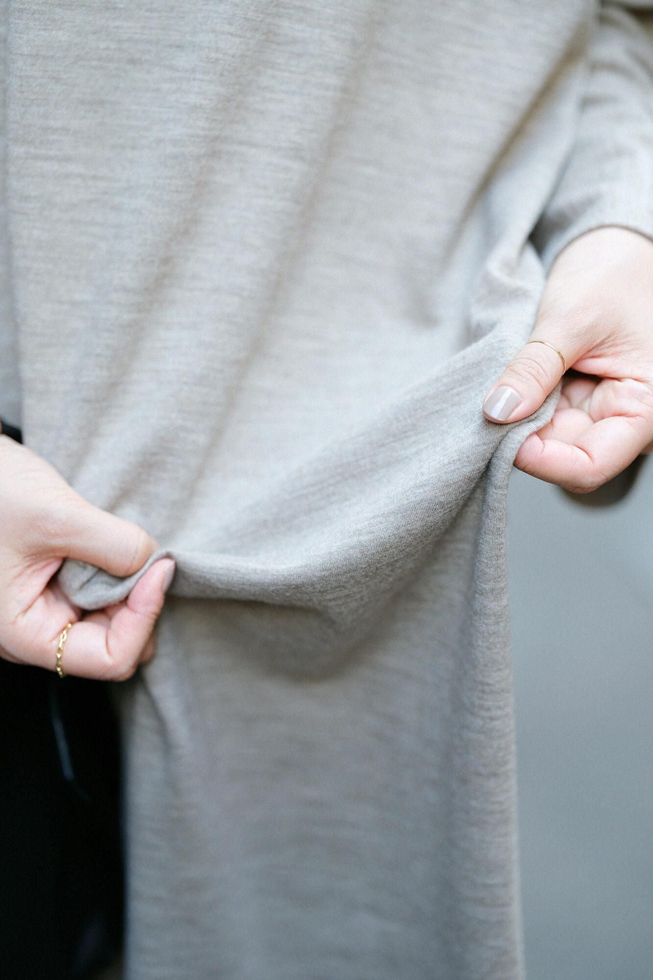 梳毛針織高領圓弧袖長方形洋裝茅色