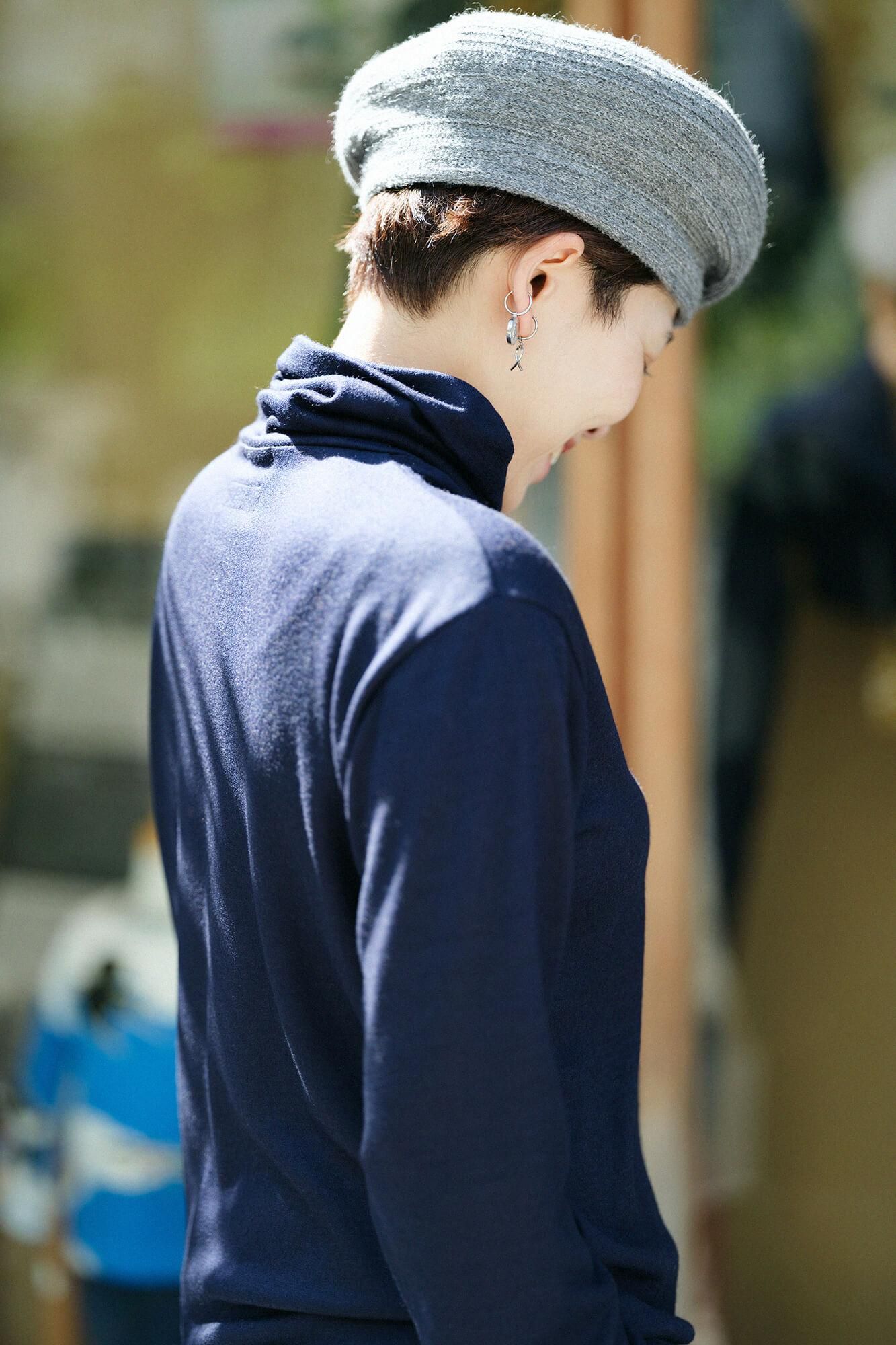 平針織 可洗羊毛 高領上衣／暗藍色