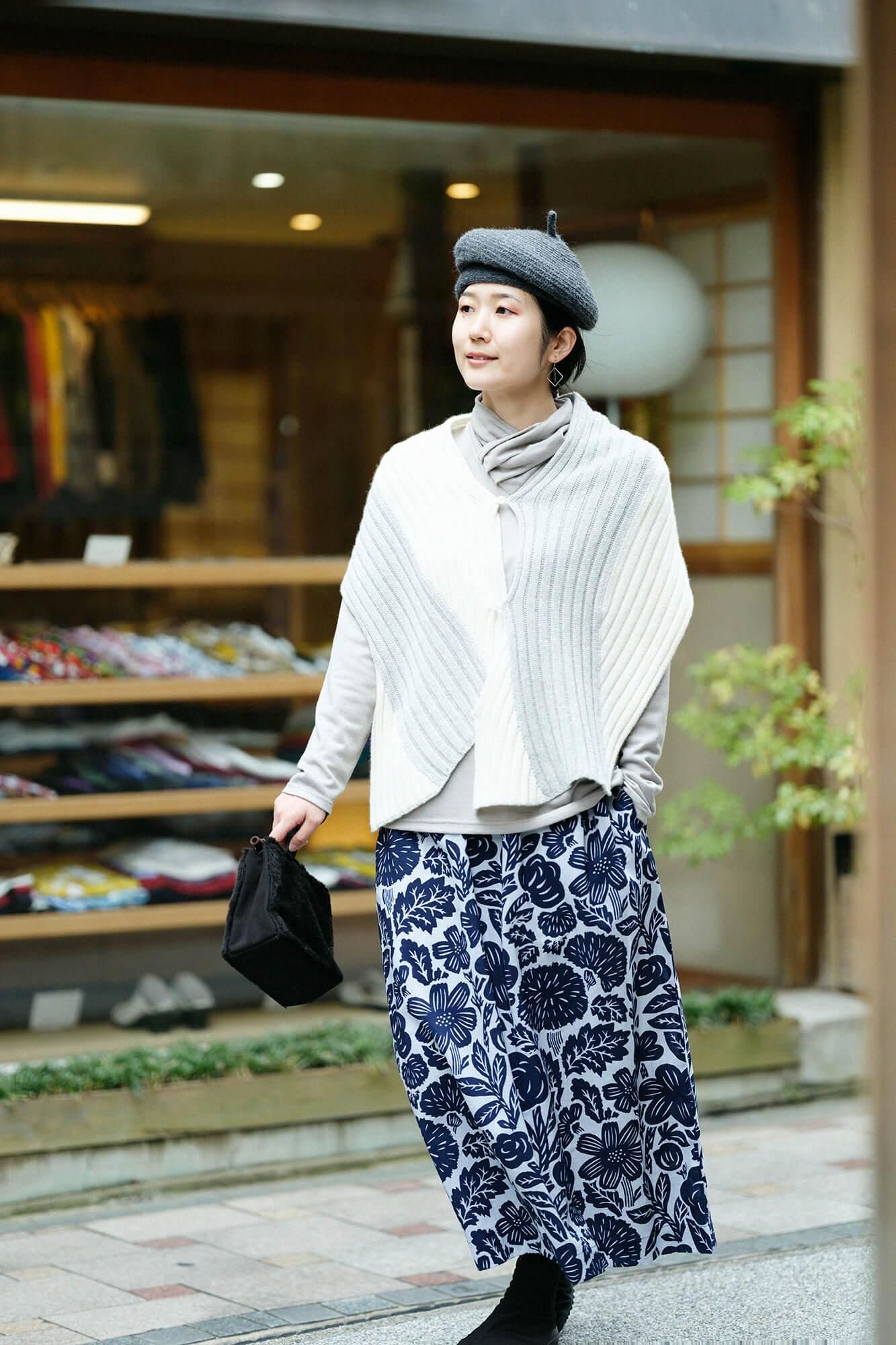 平針織 可洗羊毛 高領上衣／灰汁色