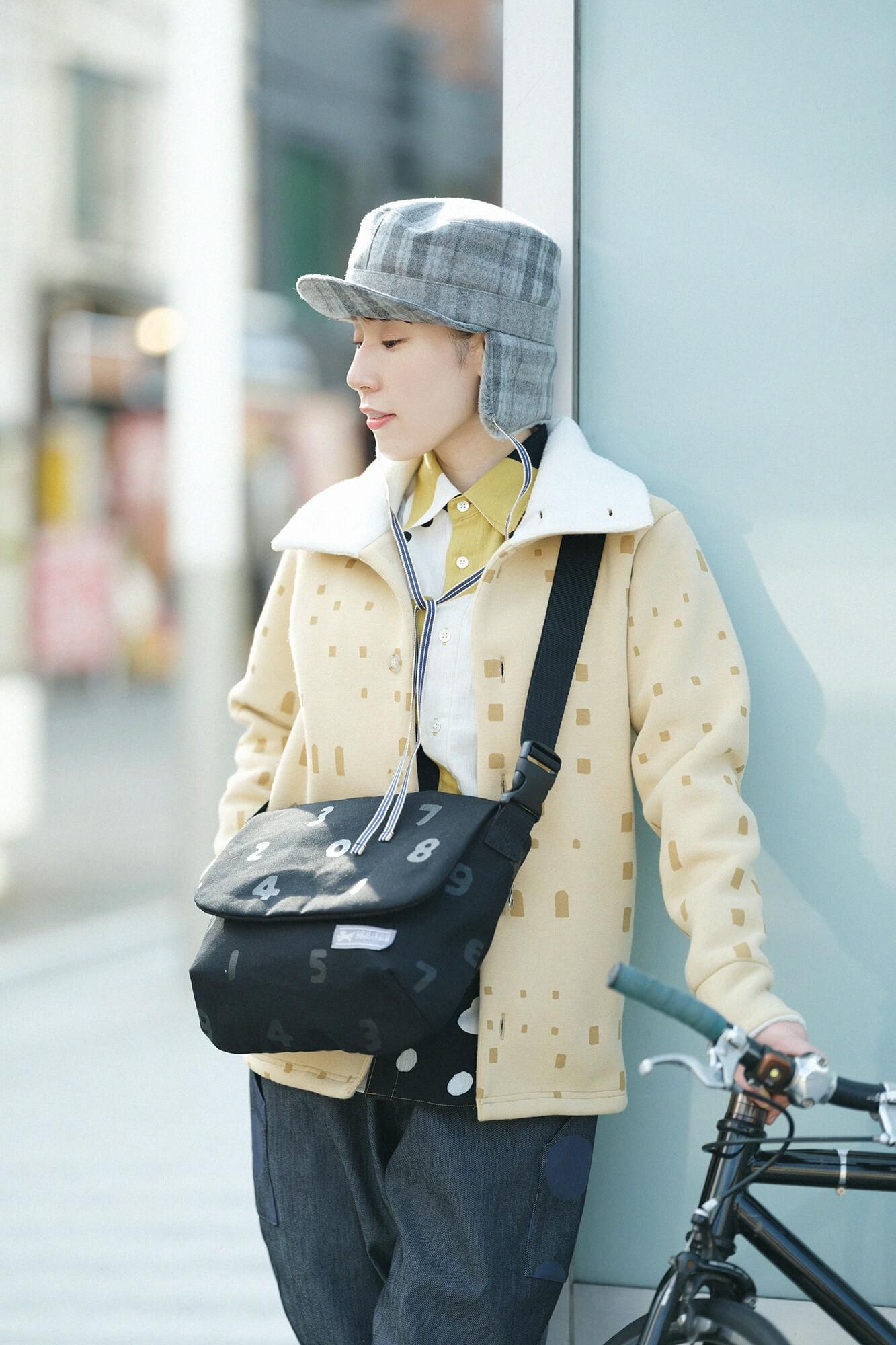 瓦楞針織 高領開襟外套／窗 淡黄色