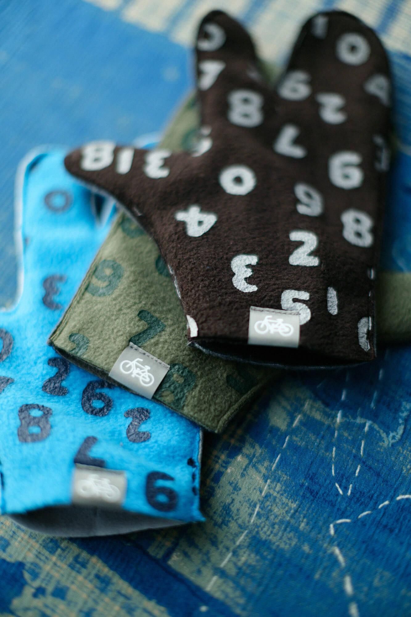 【net限定】あっちグローブ touch／SO-SU-U昆（こん） 上下（しょうか） 露草色（つゆくさいろ）