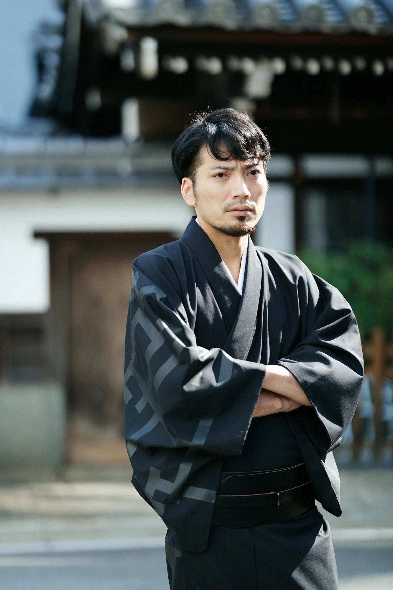 【お仕立て付き】梳毛 着物 片身替わり（総裏仕立て）／濡羽色（ぬればいろ）×桟（さん）【※お届けに約7週間】