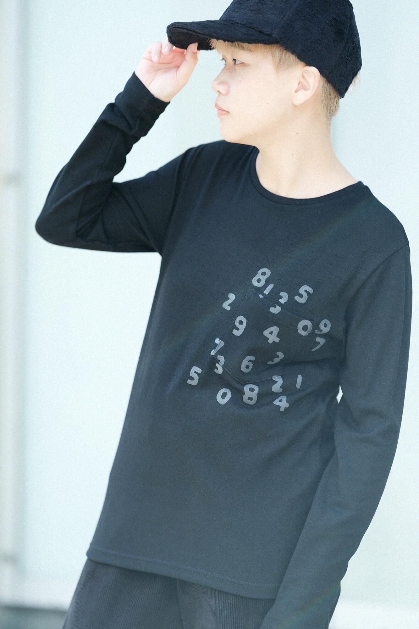 ウォッシャブルウール天竺 長袖ポケットTシャツ／濡羽色（ぬればいろ）