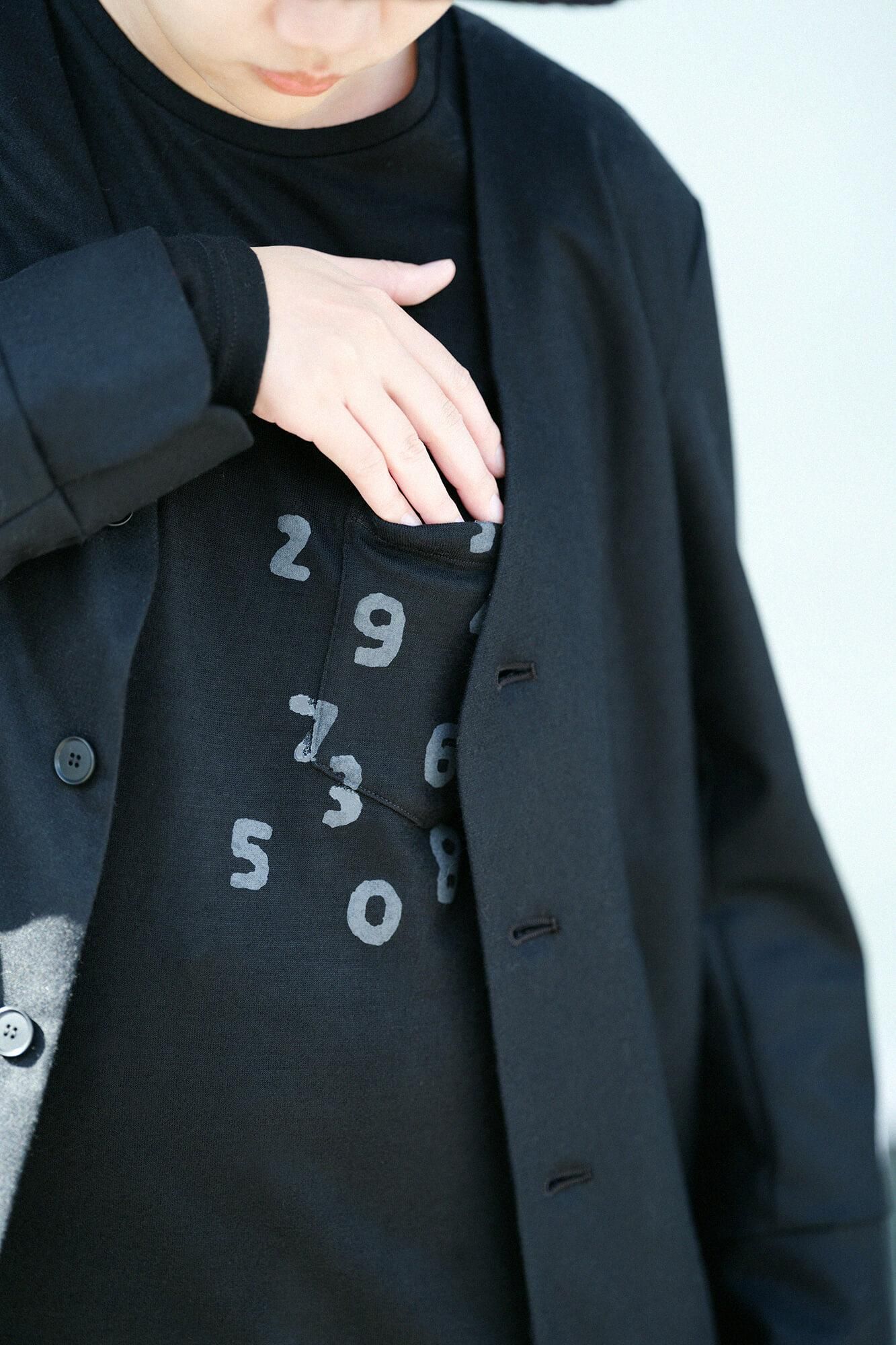 ウォッシャブルウール天竺 長袖ポケットTシャツ／濡羽色（ぬればいろ）