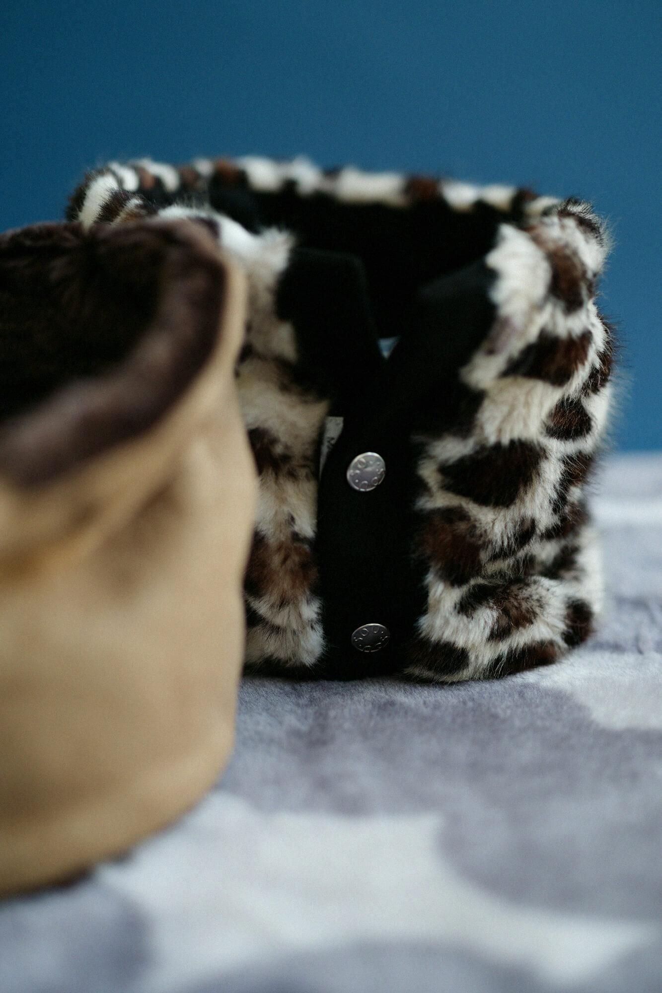 【預購】人造毛皮 雙面用短圍巾／黑色×豹紋（※預計於12月9日左右發貨）