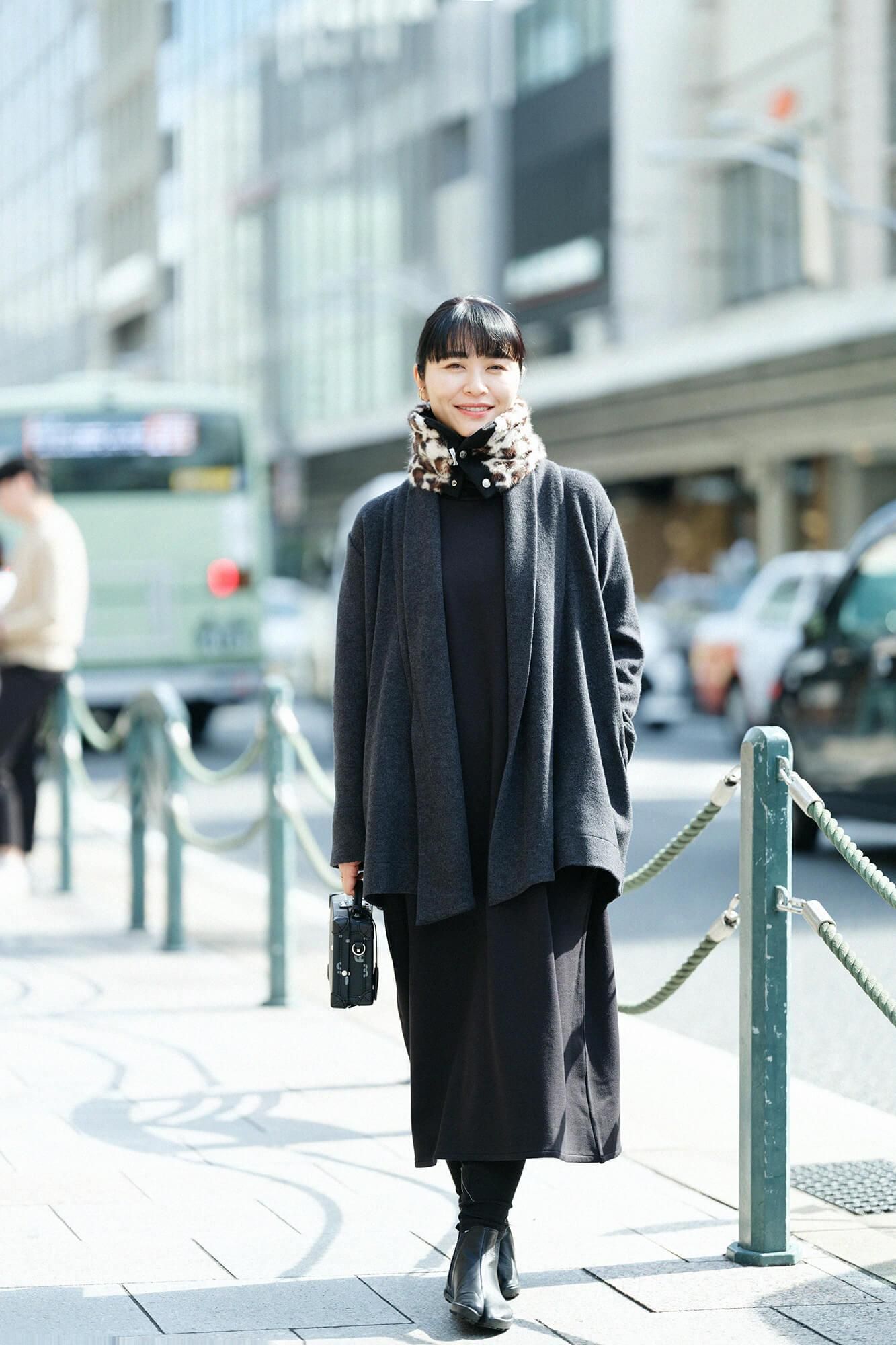 【預購】人造毛皮 雙面用短圍巾／黑色×豹紋（※預計於12月9日左右發貨）