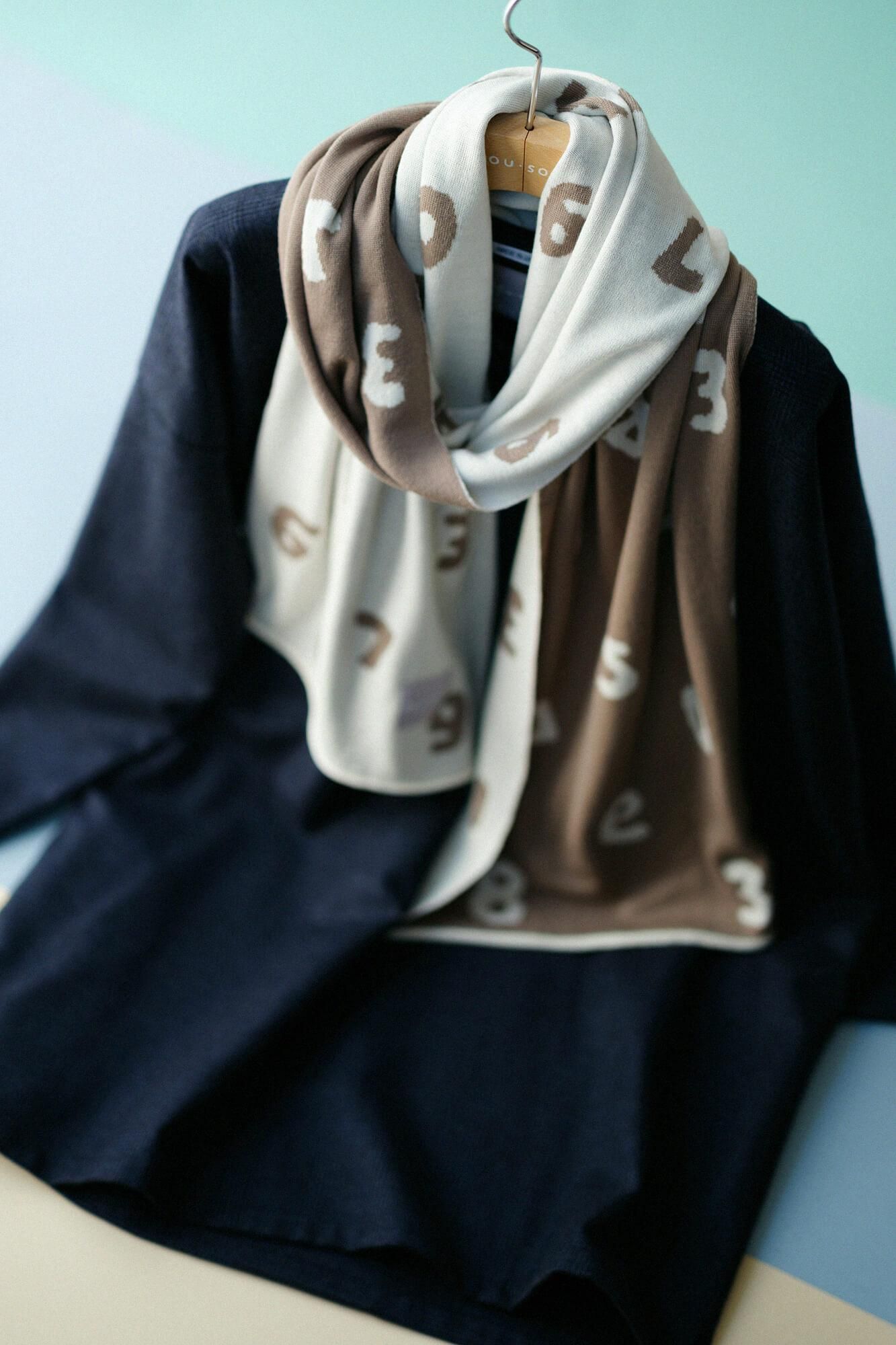 スーパー140'sジャカード マフラー／SO-SU-U 生白（きじろ）