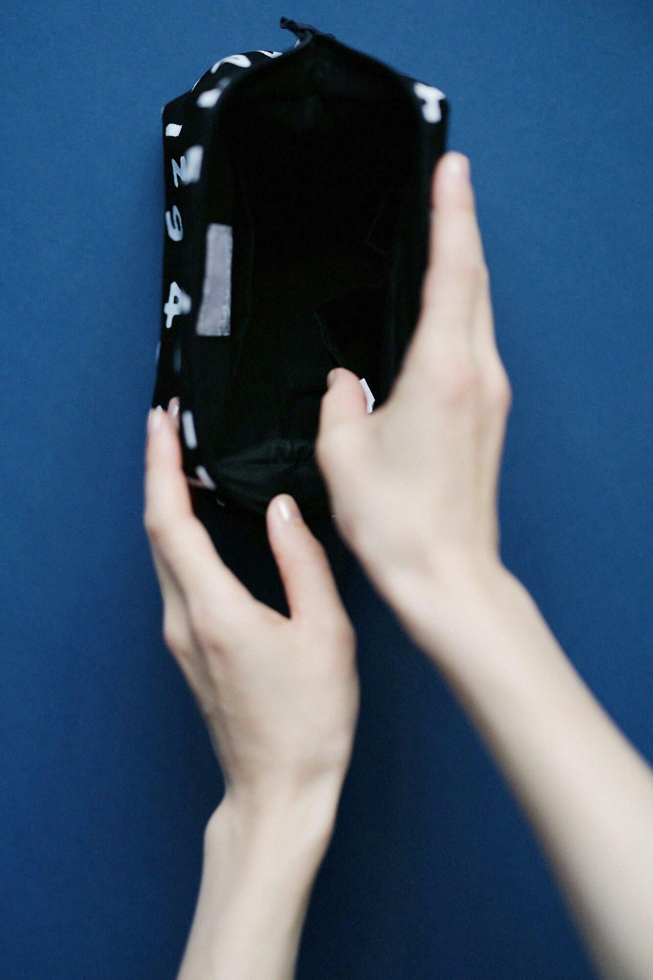 Gamaguchi Pouch