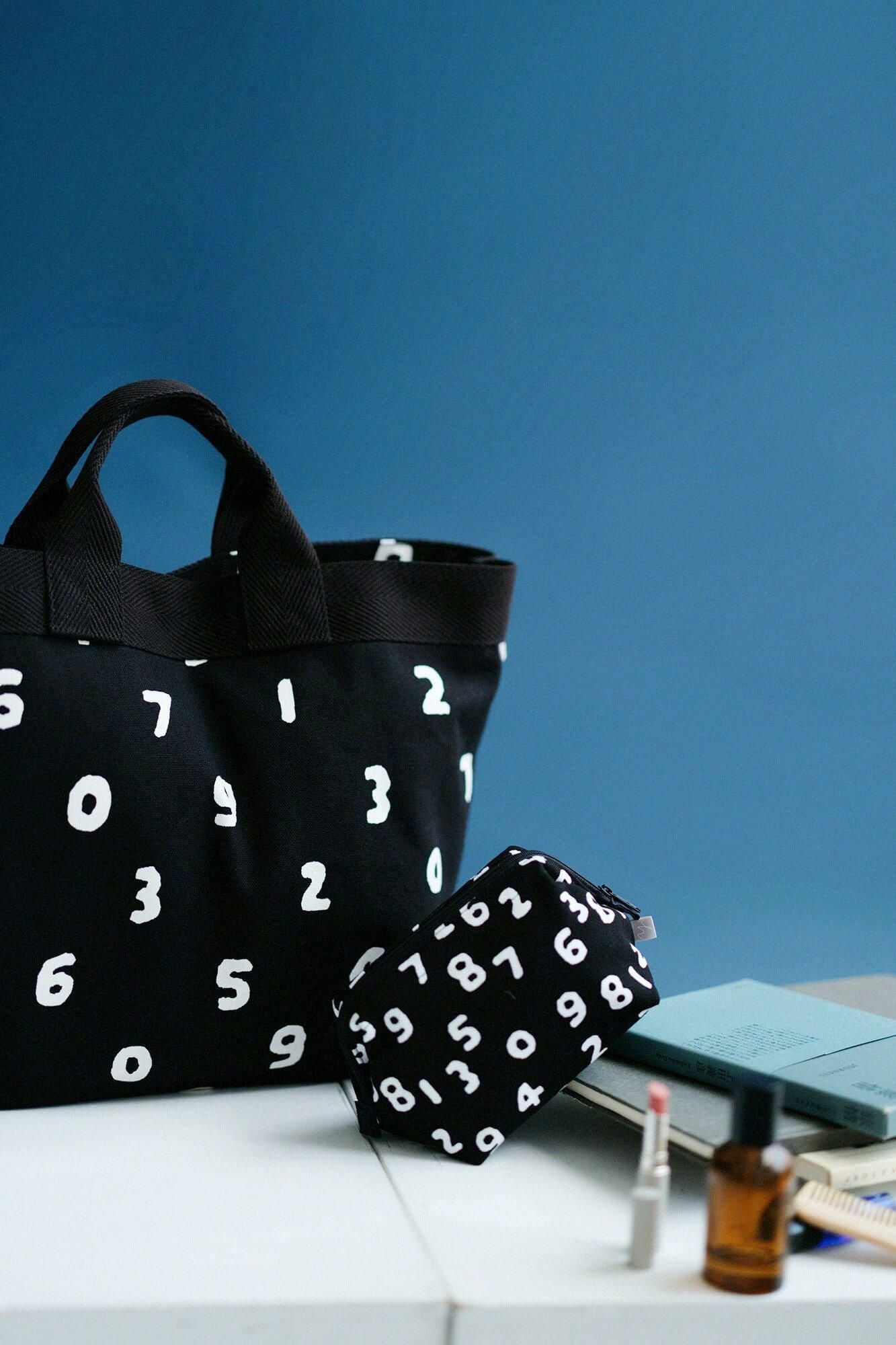 がまポーチ／SO-SU-U昆（こん） 濡羽色（ぬればいろ）