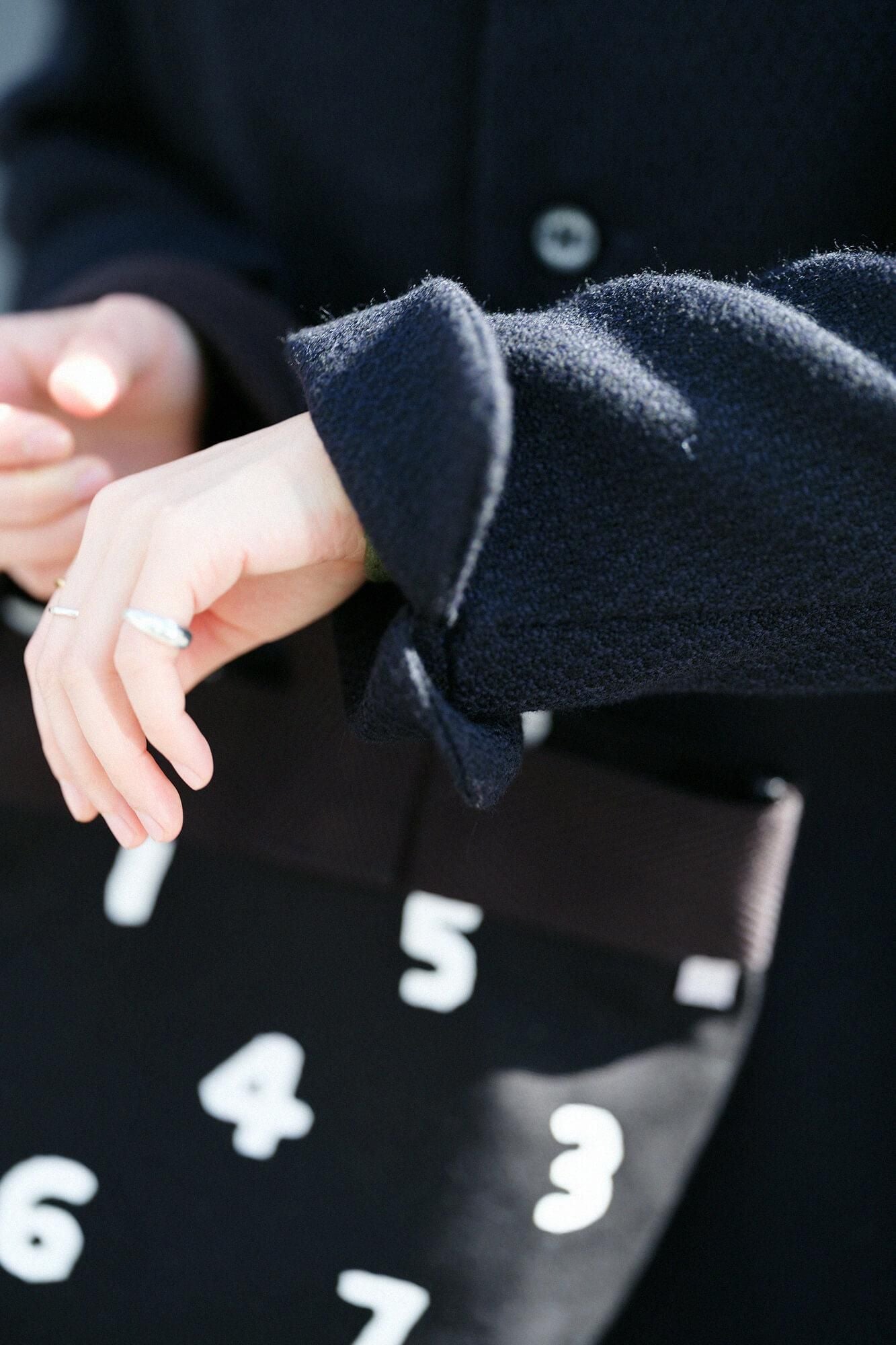 [Nur online] Langer Wollmantel mit Dobby-Webmuster und Stehkragen/Tiefblau xSO-SU-U