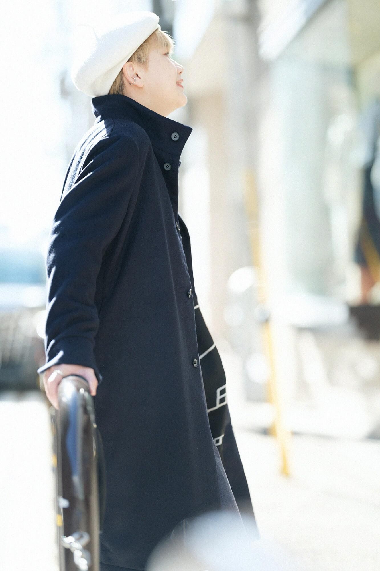 カシミヤ混 梳毛（そもう） スタンドカラー ロングコート／深紺（しんこん）×茶利（ちゃり）