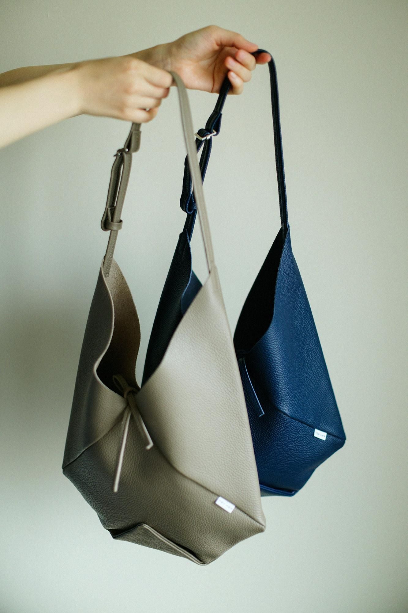 革穏（かわおだやか） 小（しょう） しぼ／紺青（こんじょう）