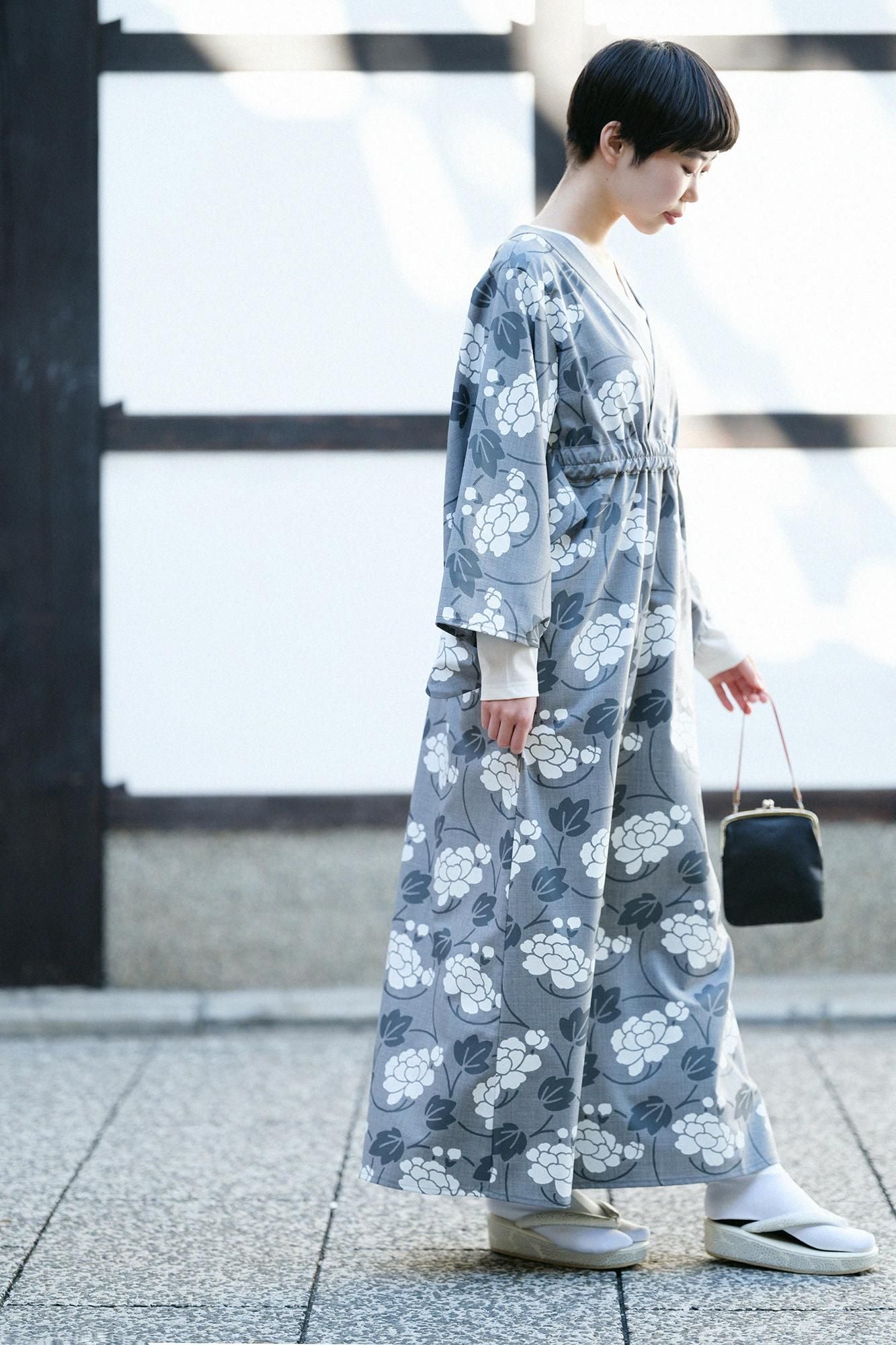 梳最差的（Somo）新鲜涂层的衣服（Mitateromo）长持久（Nagatake/Flower Arabesque）暗色（Nibiiro）