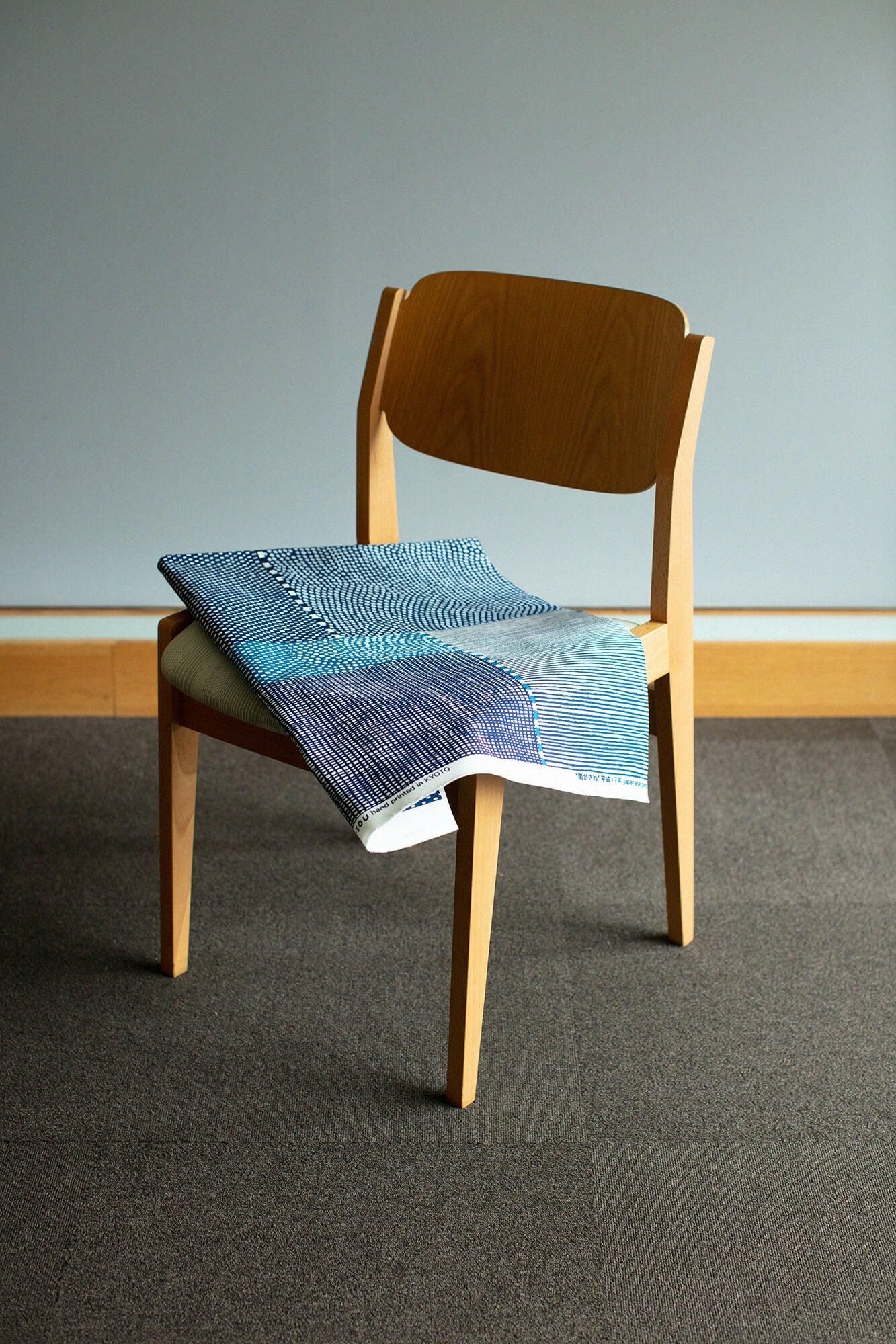 Sou ・ sou x Tendo mokko petite chaise / magasane aowa [※ livraison environ 1,5 mois]