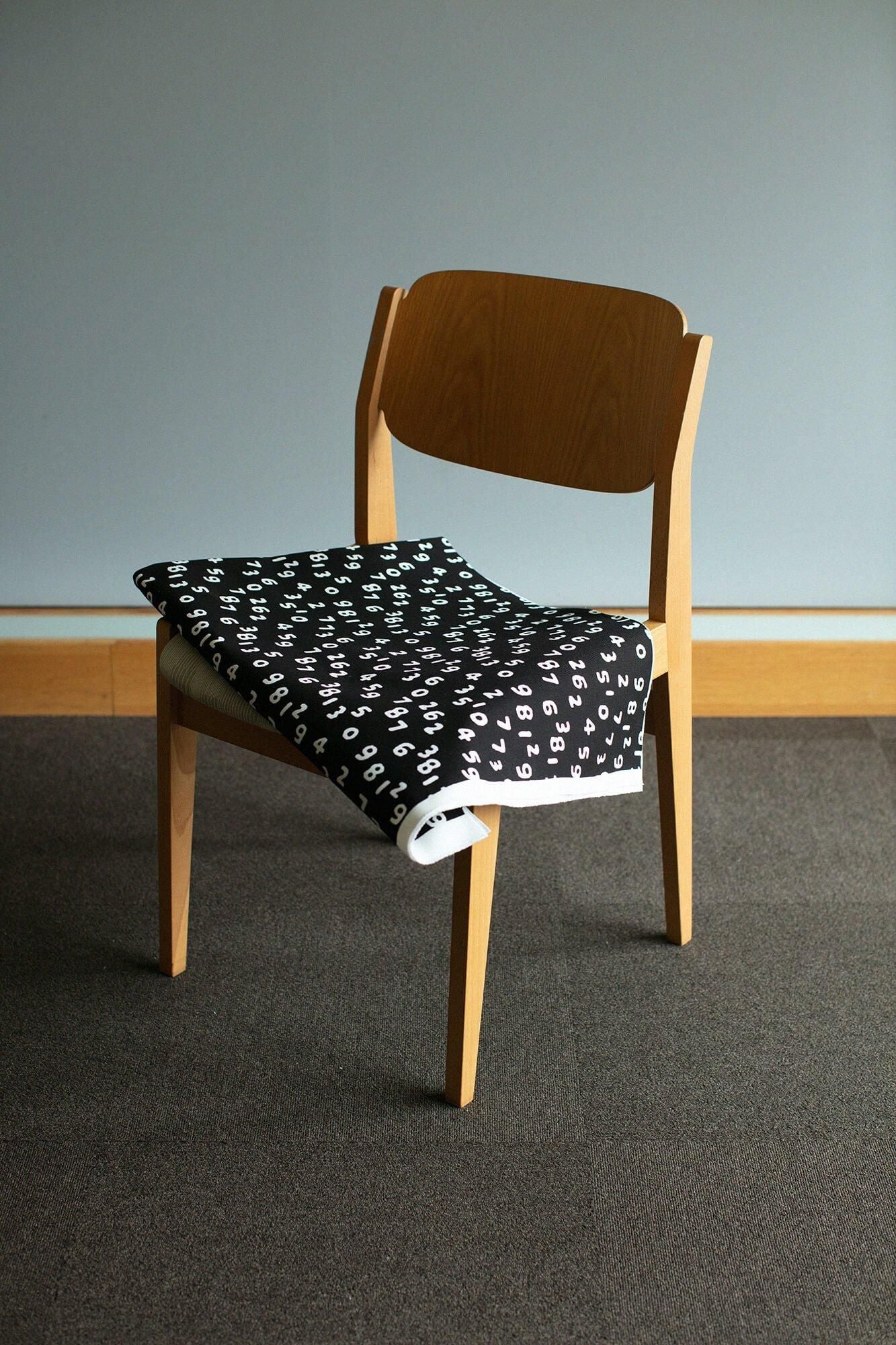 Sou ・ sou x Tendo mokko petite chaise / So-Su-u kon (kon) [* livraison environ 1,5 mois]