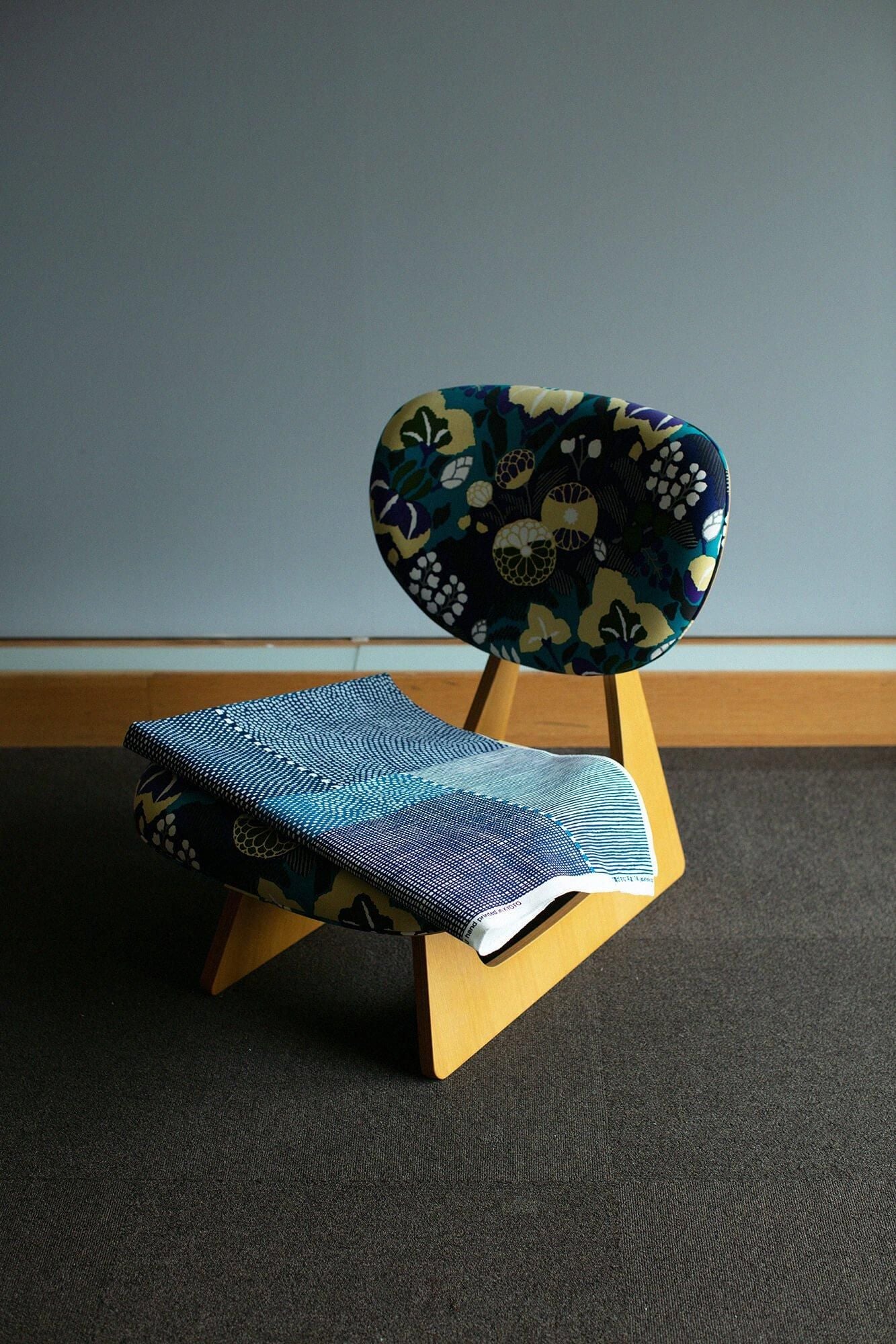 SOU・SOU×Tendo Mokko Low Type Chair／Lines and Dots Seiwa (Seiwa)Wa）【※DeliveryAbout a month and a half]