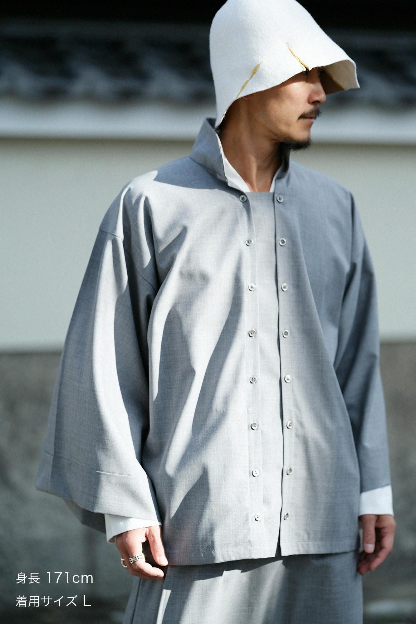 陣風靡梳毛深灰色