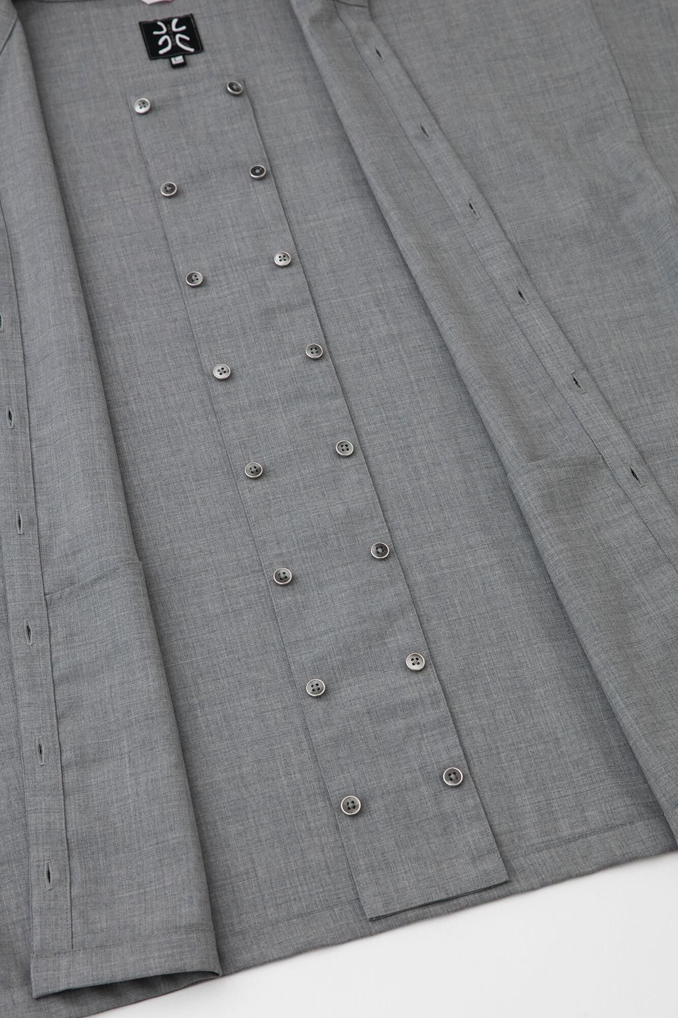 陣風靡梳毛深灰色