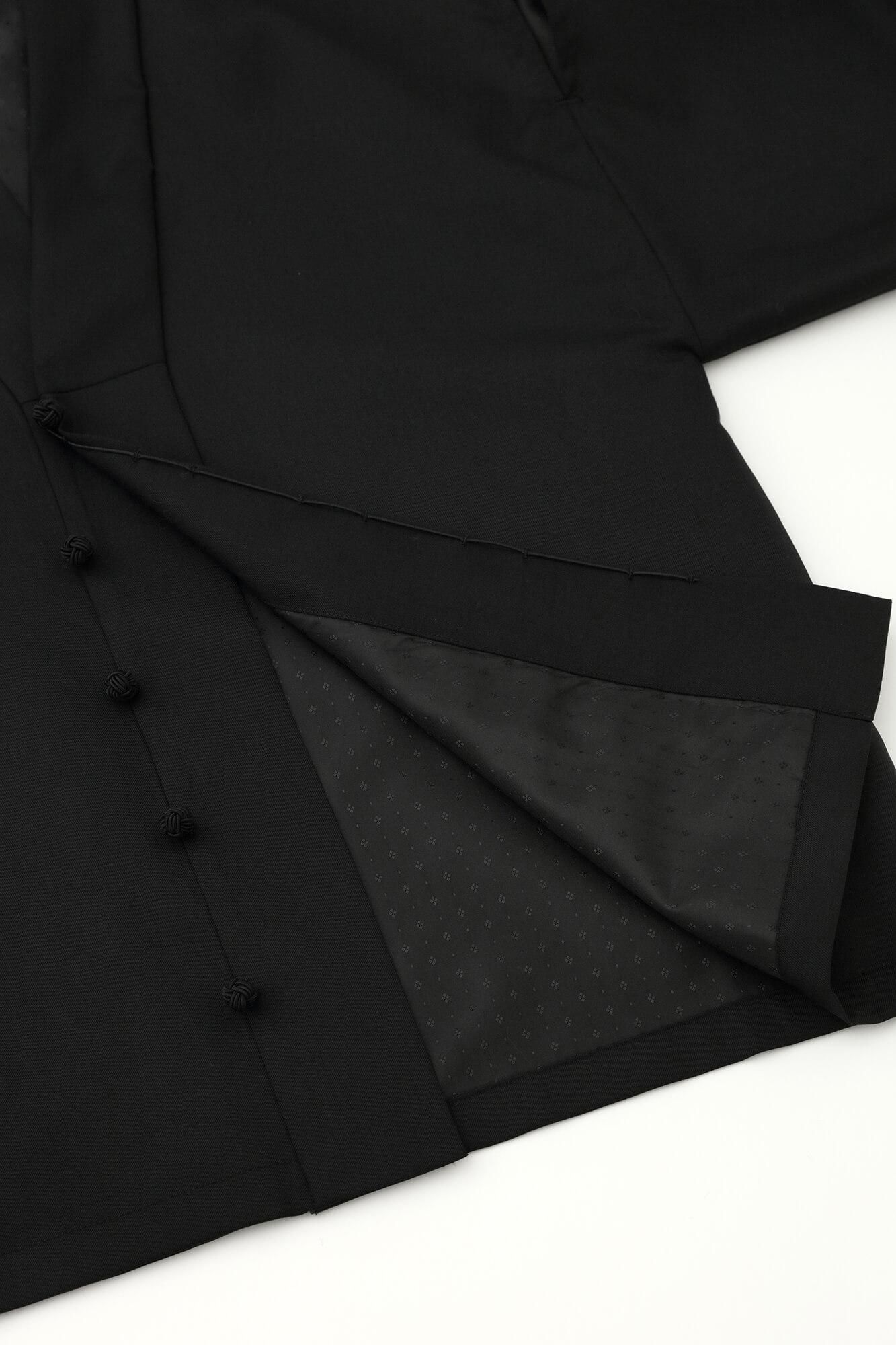 42双 梳毛（そもう） 風靡羽織（ふうびばおり） 透かし宮中袖（きゅうちゅうそで） 袷（あわせ）／濡羽色（ぬればいろ）