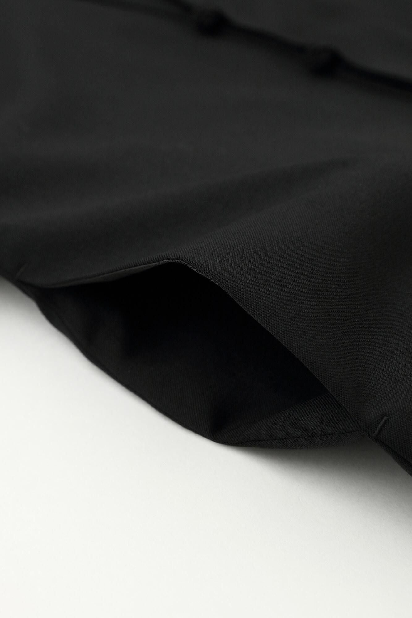 42双 梳毛（そもう） 風靡羽織（ふうびばおり） 透かし宮中袖（きゅうちゅうそで） 袷（あわせ）／濡羽色（ぬればいろ）