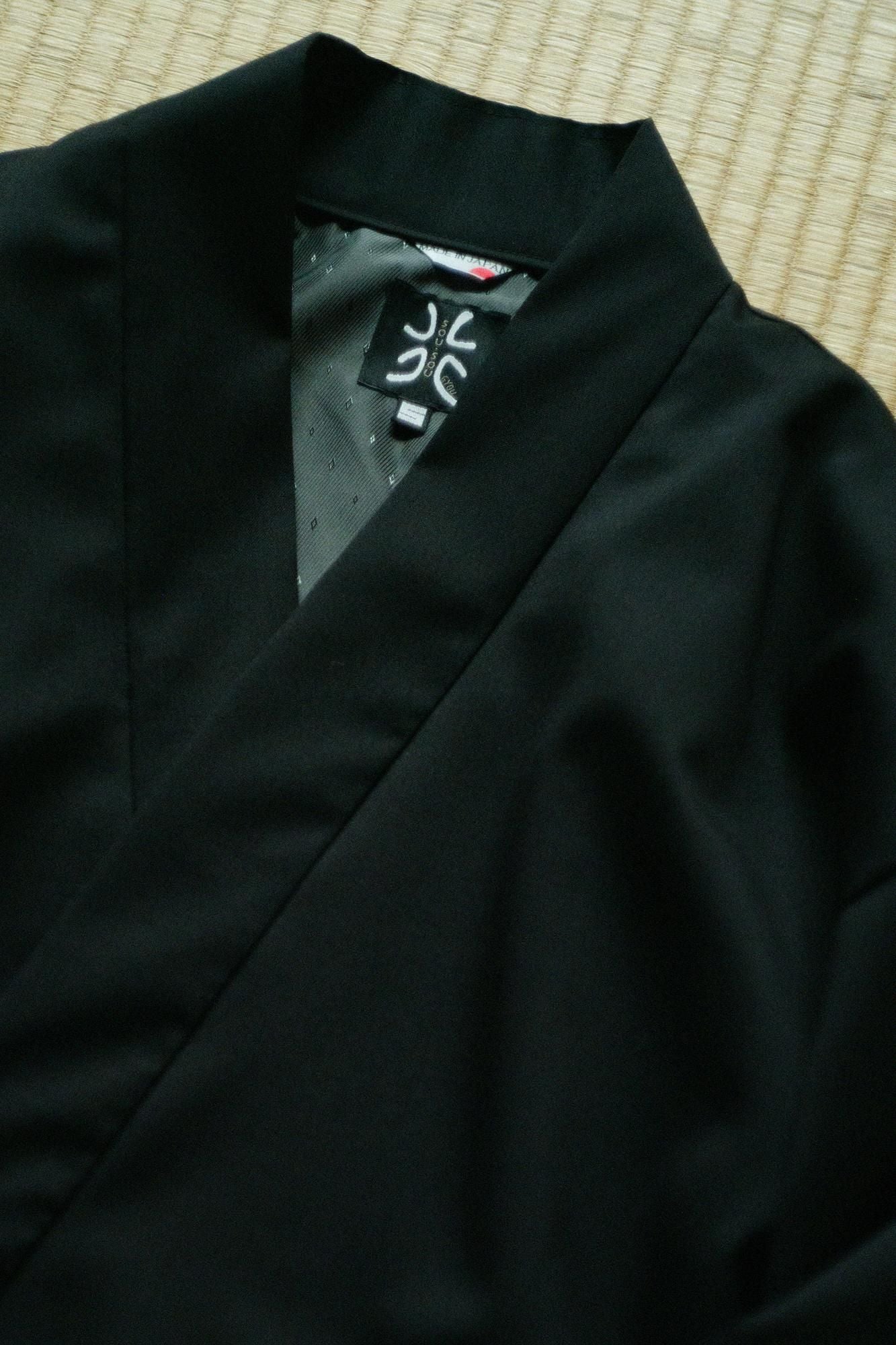 42双 梳毛（そもう） 鉄砲袖羽織（てっぽうそでばおり）／濡羽色（ぬればいろ）