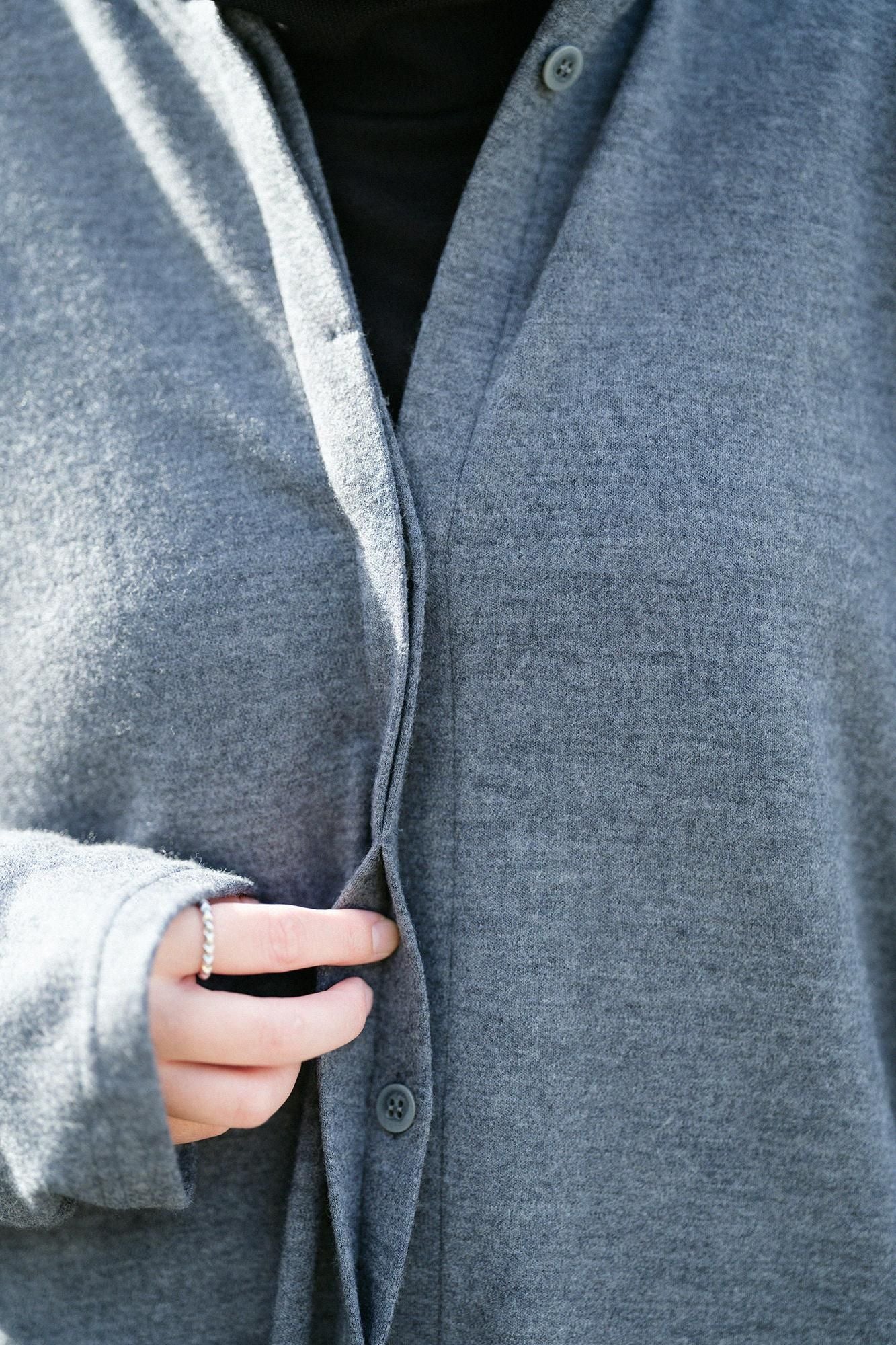 スーパー100'sウール 両面編（りょうめんあみ） スタンドカラー ライトコート／濃灰（こいはい）