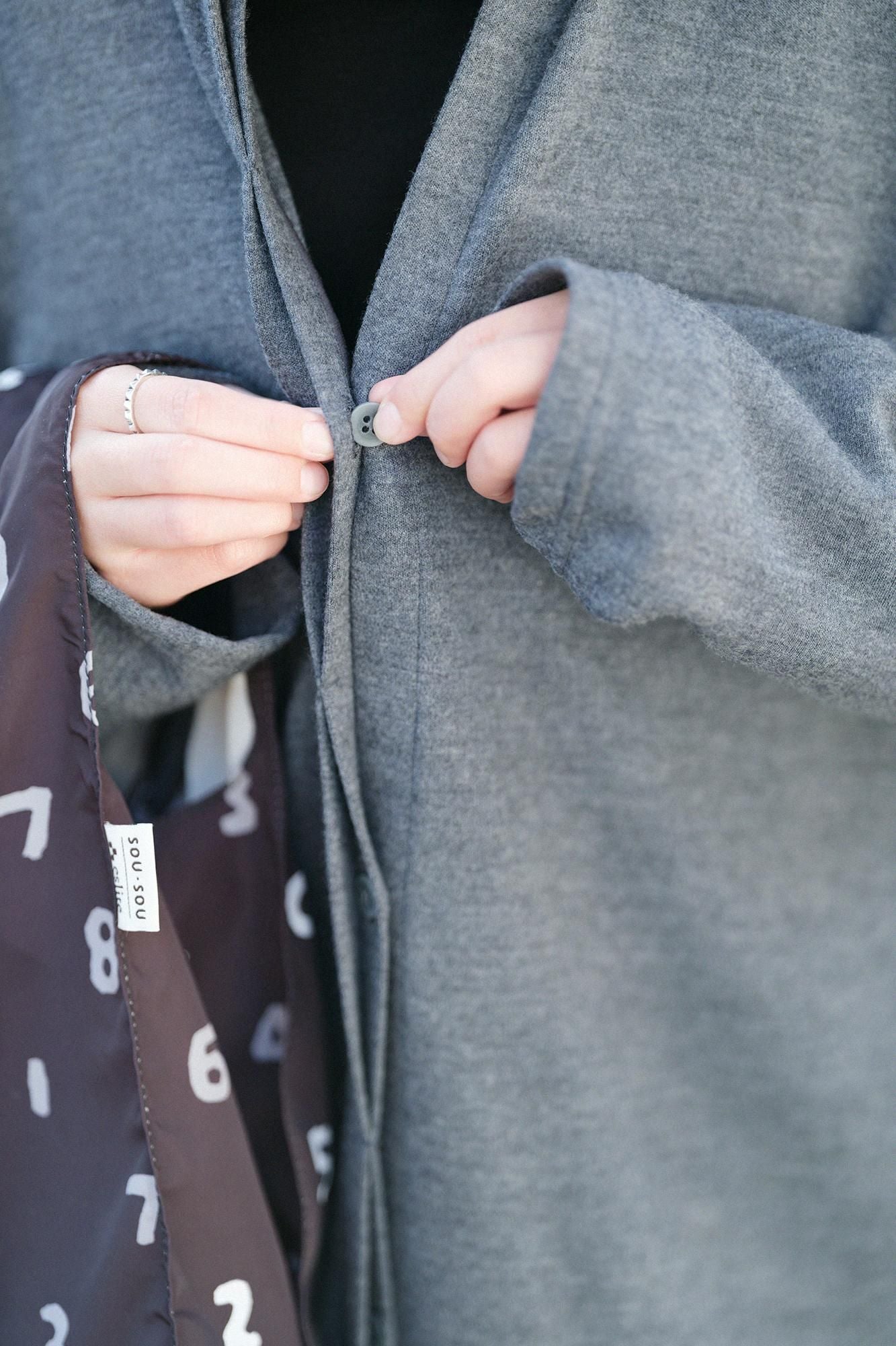 スーパー100'sウール 両面編（りょうめんあみ） スタンドカラー ライトコート マキシ丈／濃灰（こいはい）