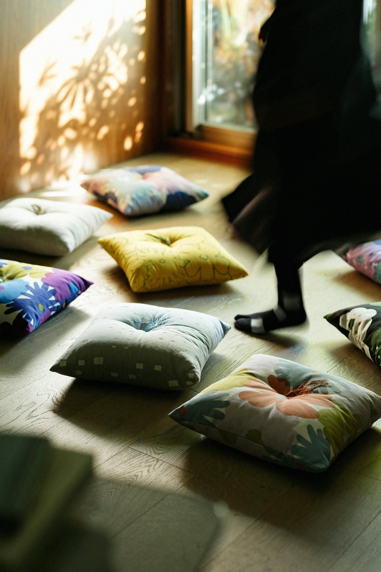 SOU・SOUKyoto Cushion(20th count plain weave)/Oraka Graffiti【※Delivery in 3 weeks】