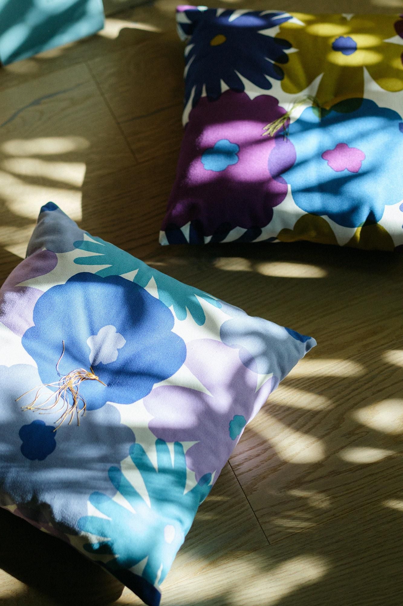 Sou ・ Sou Kyoto Cushion (toile n ° 8) / Orakatoridori naka Shirahae [※ livraison d'environ 3 semaines]