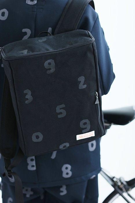 BOX箱型背包 小／SO-SU-U十數 黑色×黑色