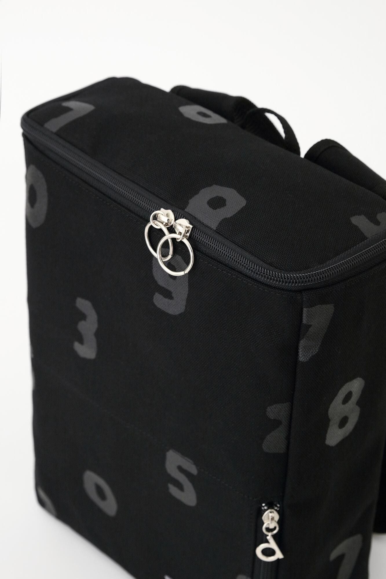 BOXバックパック 小／SO-SU-U 濡羽色（ぬればいろ ）×濡羽