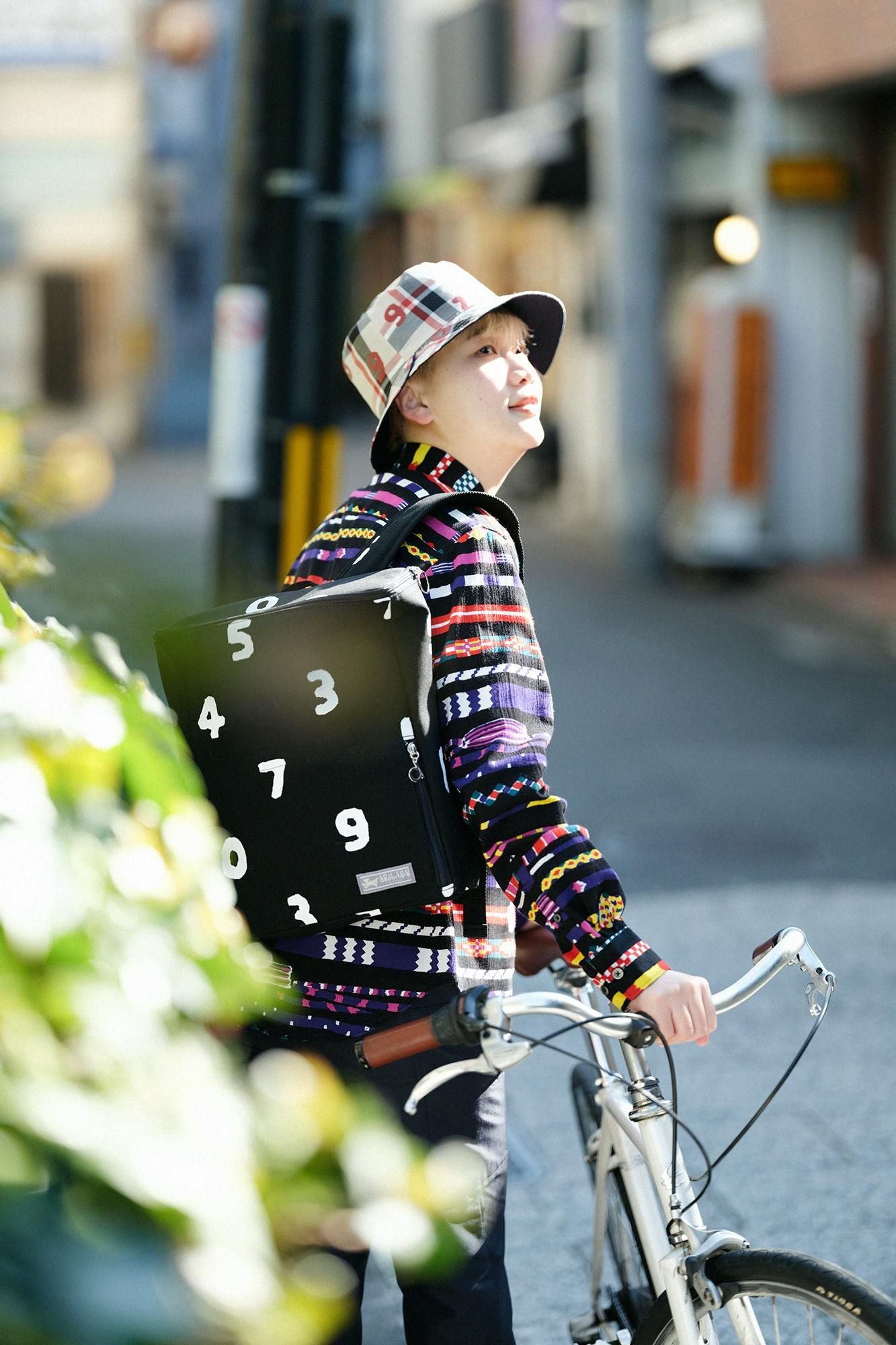 BOXバックパック 小／SO-SU-U 濡羽色（ぬればいろ）×つくも