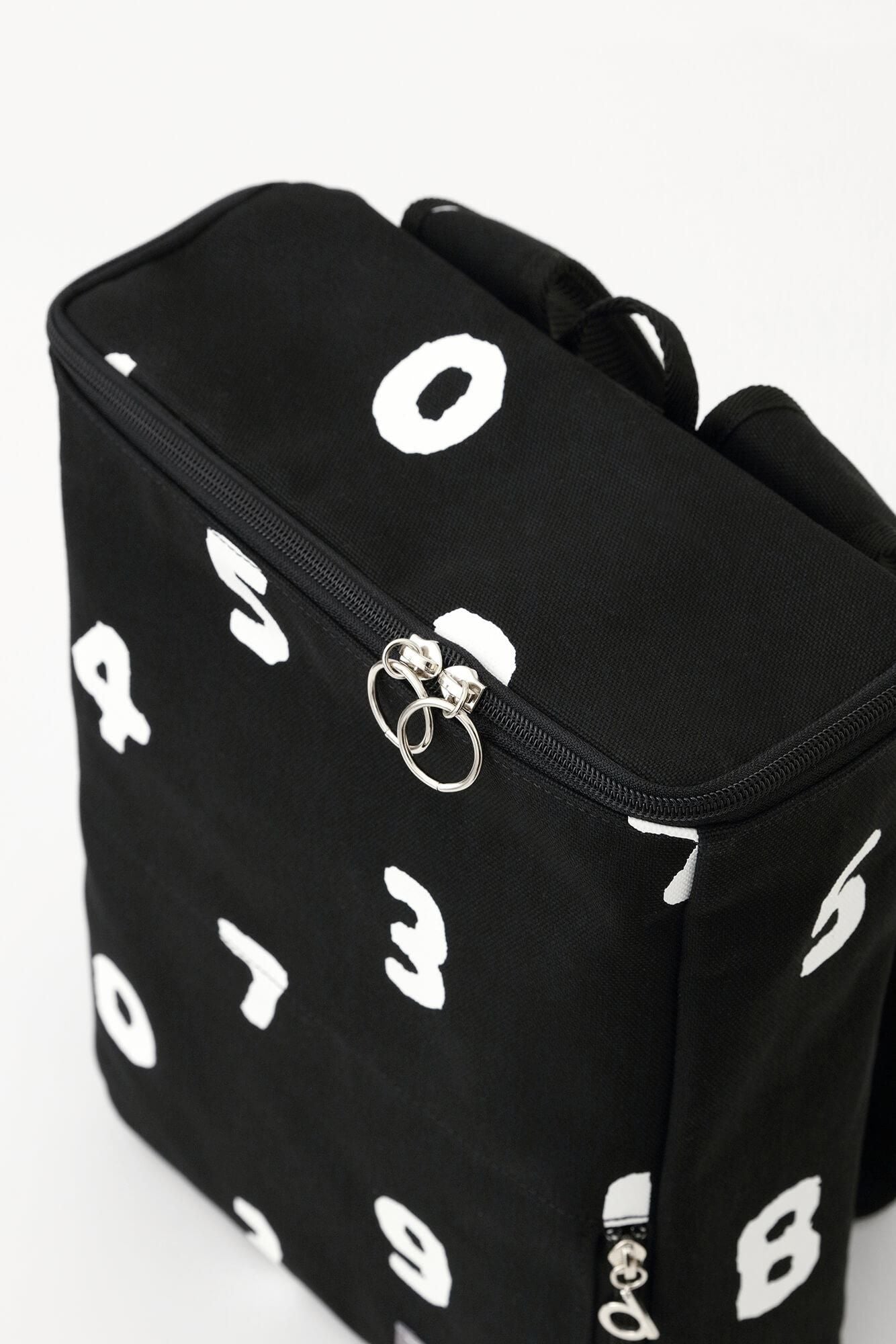 BOXバックパック 小／SO-SU-U 濡羽色（ぬればいろ）×つくも