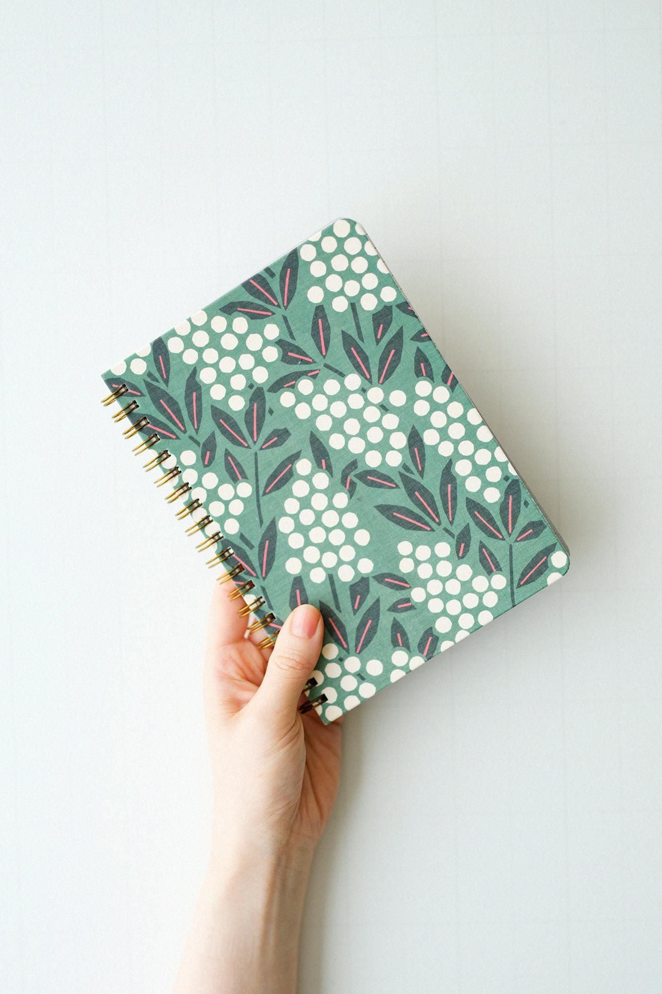 SOU・SOU×誠品書店 B6 線圈筆記本 / 南天竹 山