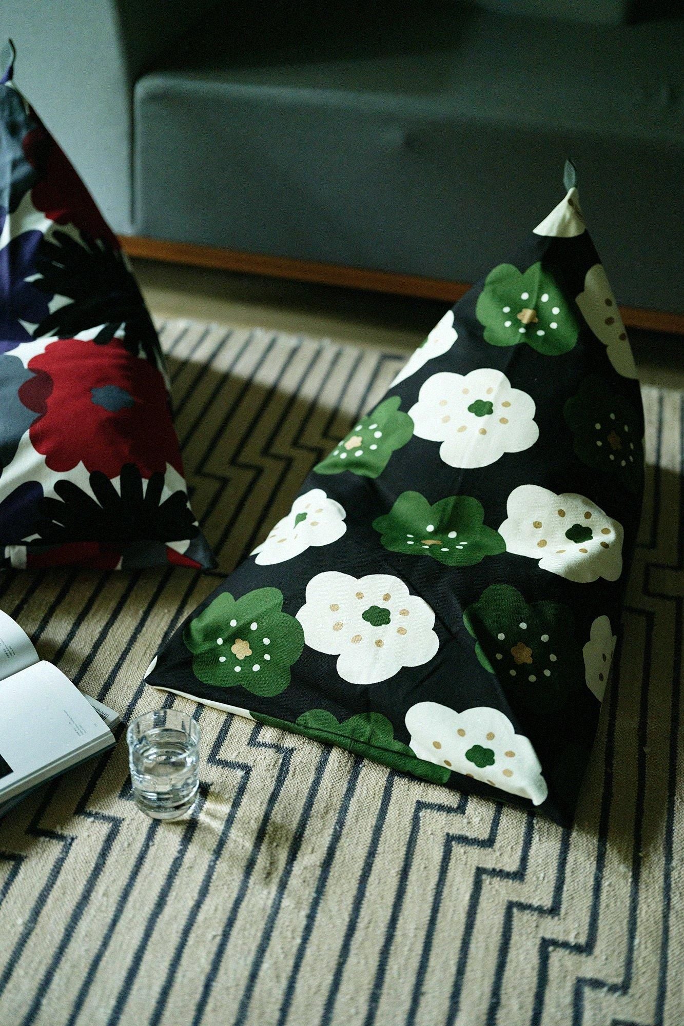 クッション座椅子／ほほえみ 小 濡羽色（ぬればいろ）【※お届けに約3週間】