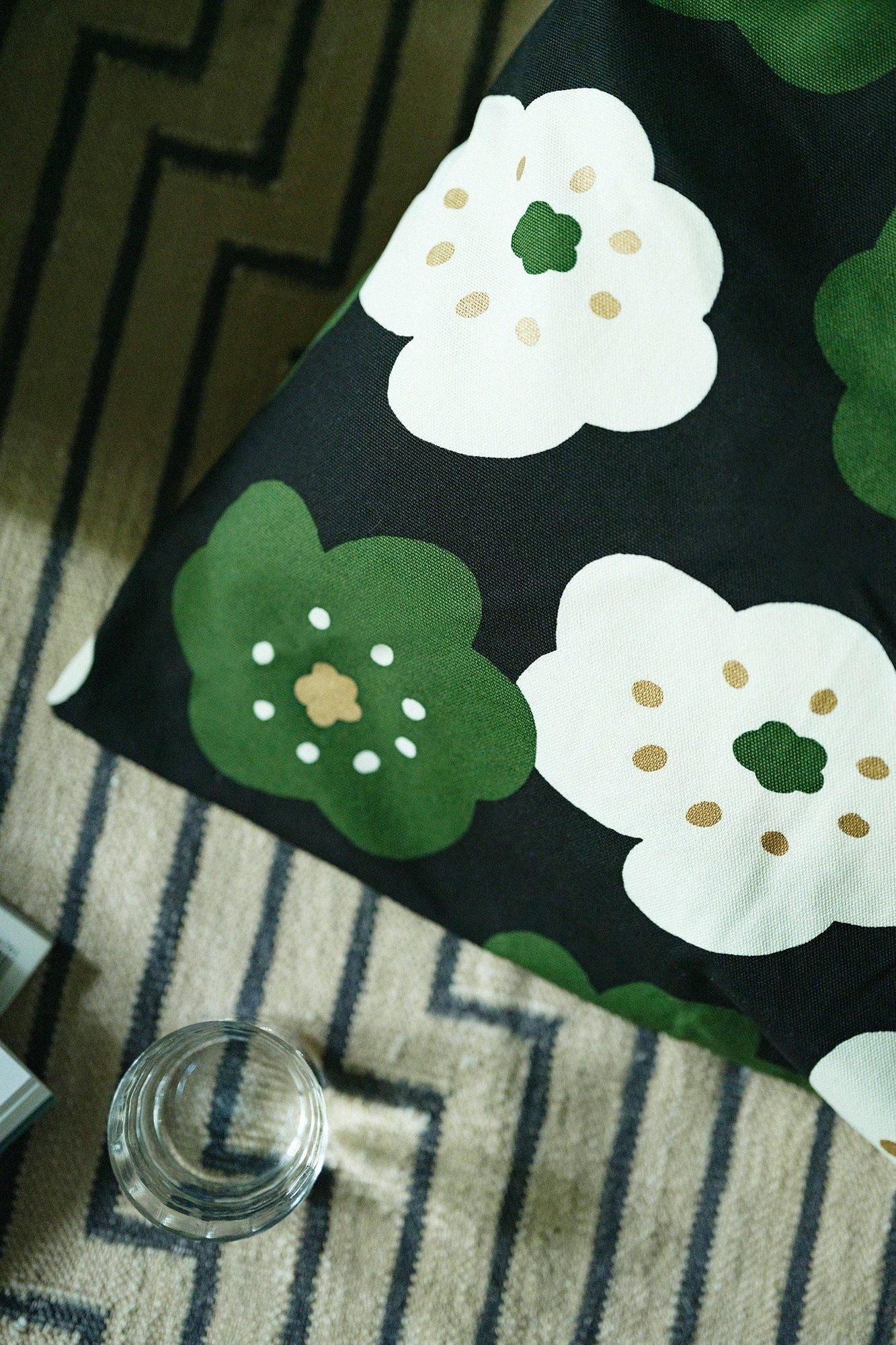 クッション座椅子／ほほえみ 小 濡羽色（ぬればいろ）【※お届けに約3週間】