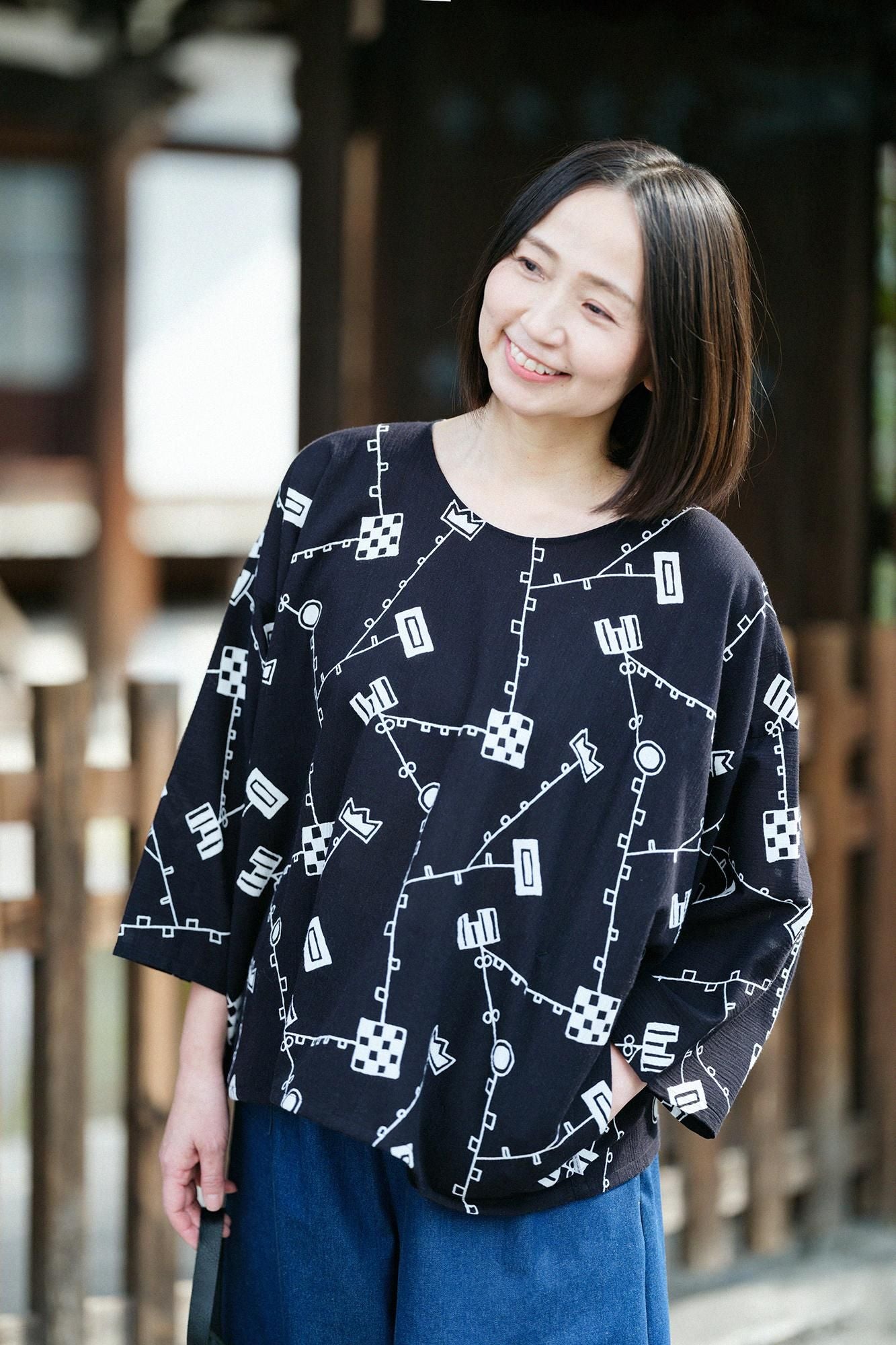 Chizimi Cotton 20/20 Naginata Square Top / Scroll Play