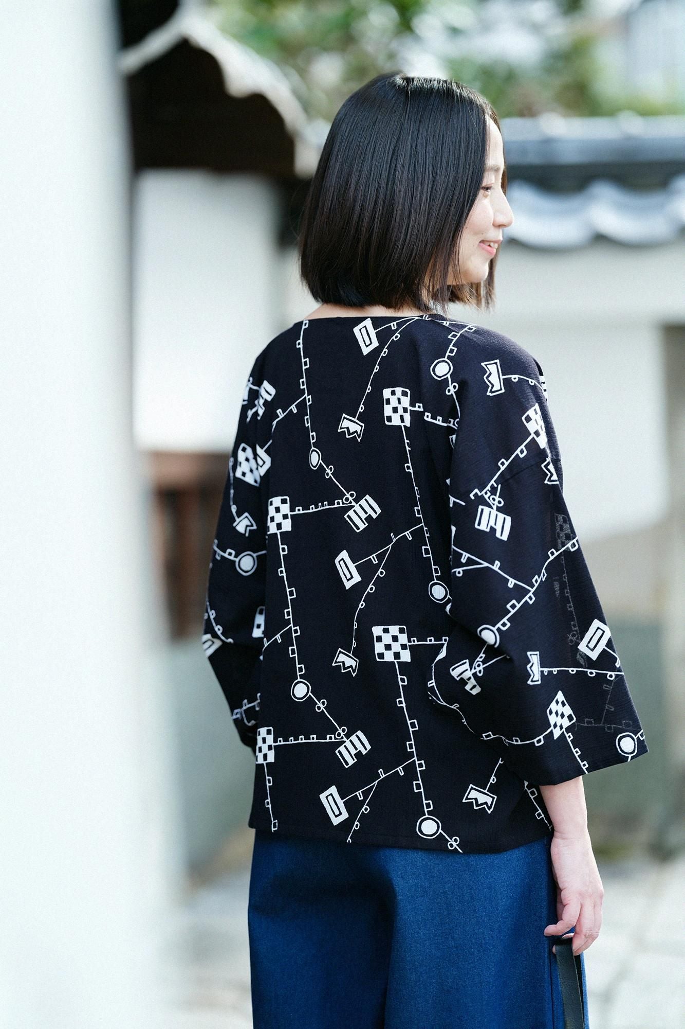 Chizimi Cotton 20/20 Naginata Square Top / Scroll Play