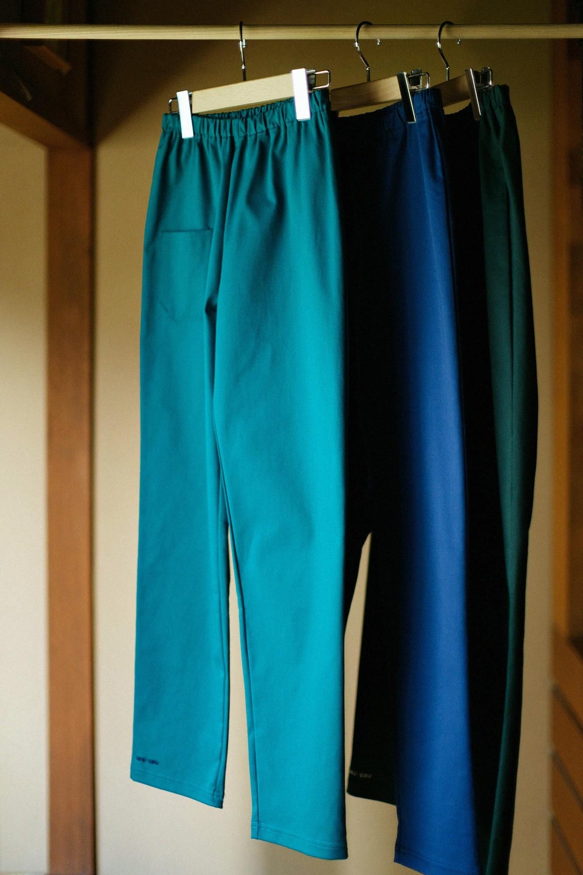 [มีเฉพาะเน็ต] ชินผ้าทอลายทแยงบางเล็กน้อยบางสีเขียวนกยูง (สีเขียวนกยูง)