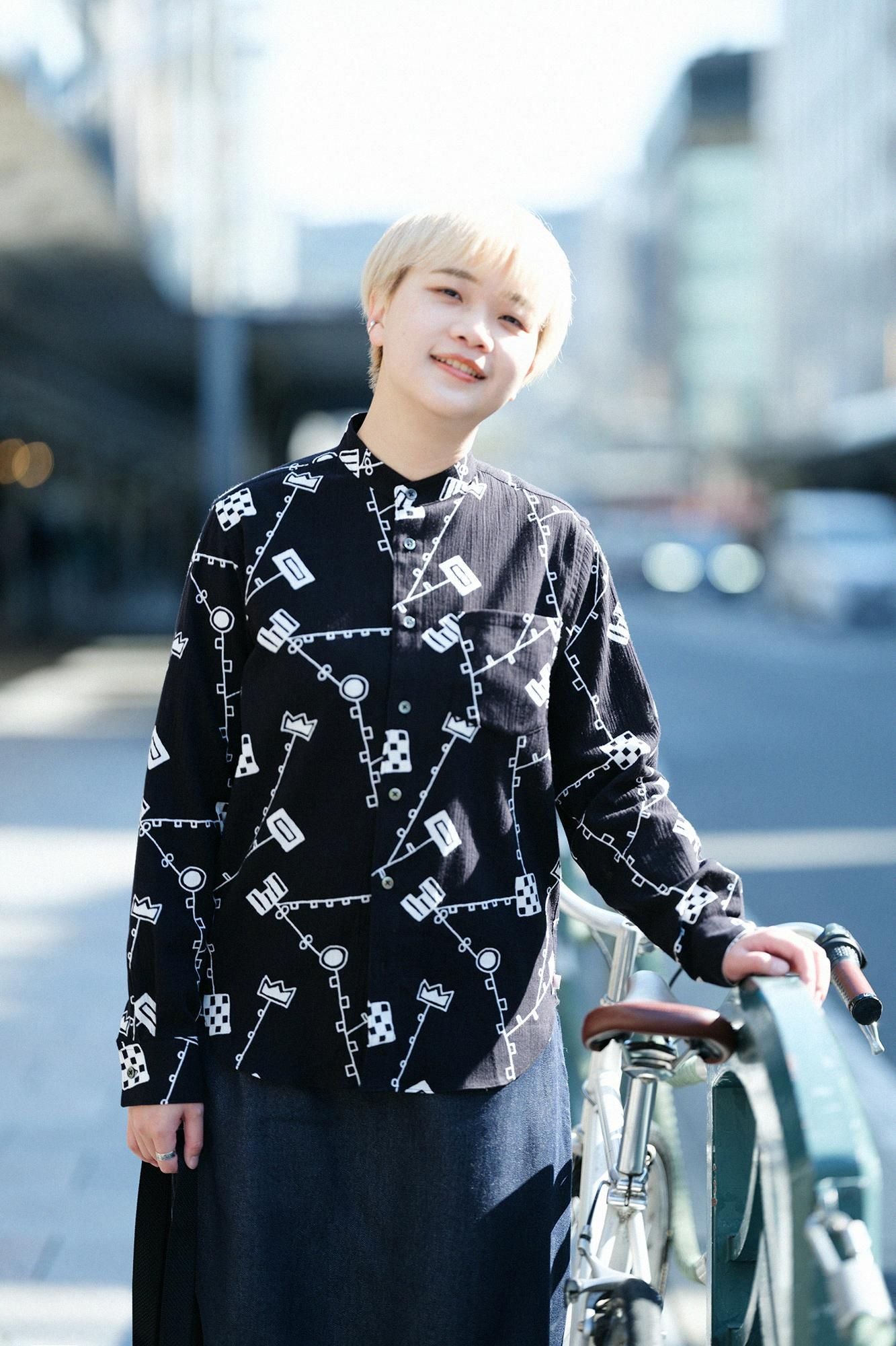 타카시마치지미 20/20 스탠드칼라 셔츠／카라쿠사아소비