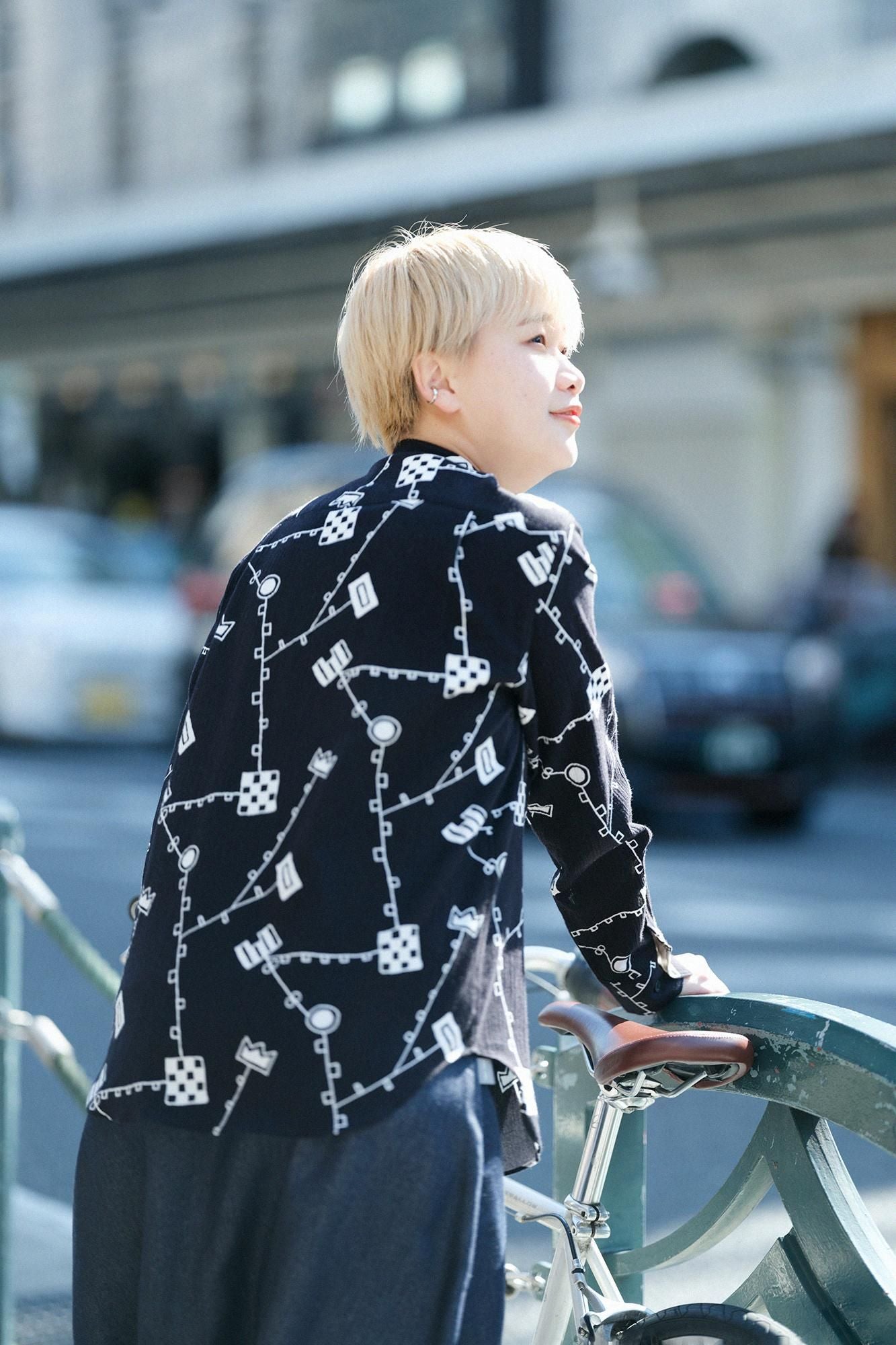 타카시마치지미 20/20 스탠드칼라 셔츠／카라쿠사아소비