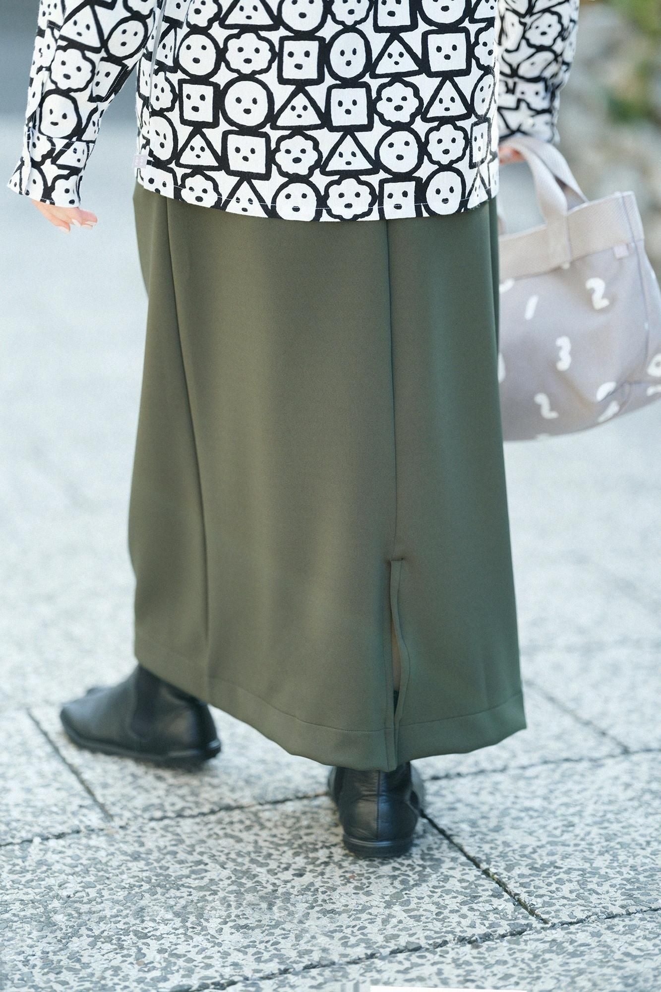 Enger Rock/Rikancha aus 2-Wege-Stretch-Kartonstrick