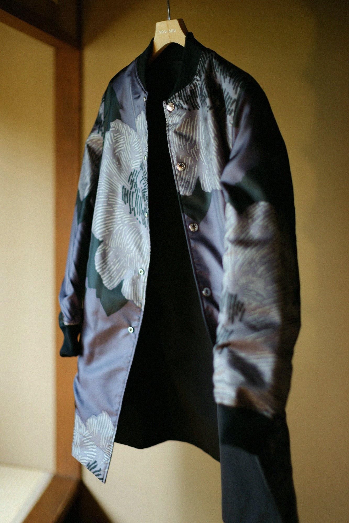 [Nur im Internet verfügbar] 60 Twin Gabardine Wendeblouson/Wet Color x Pfingstrosen